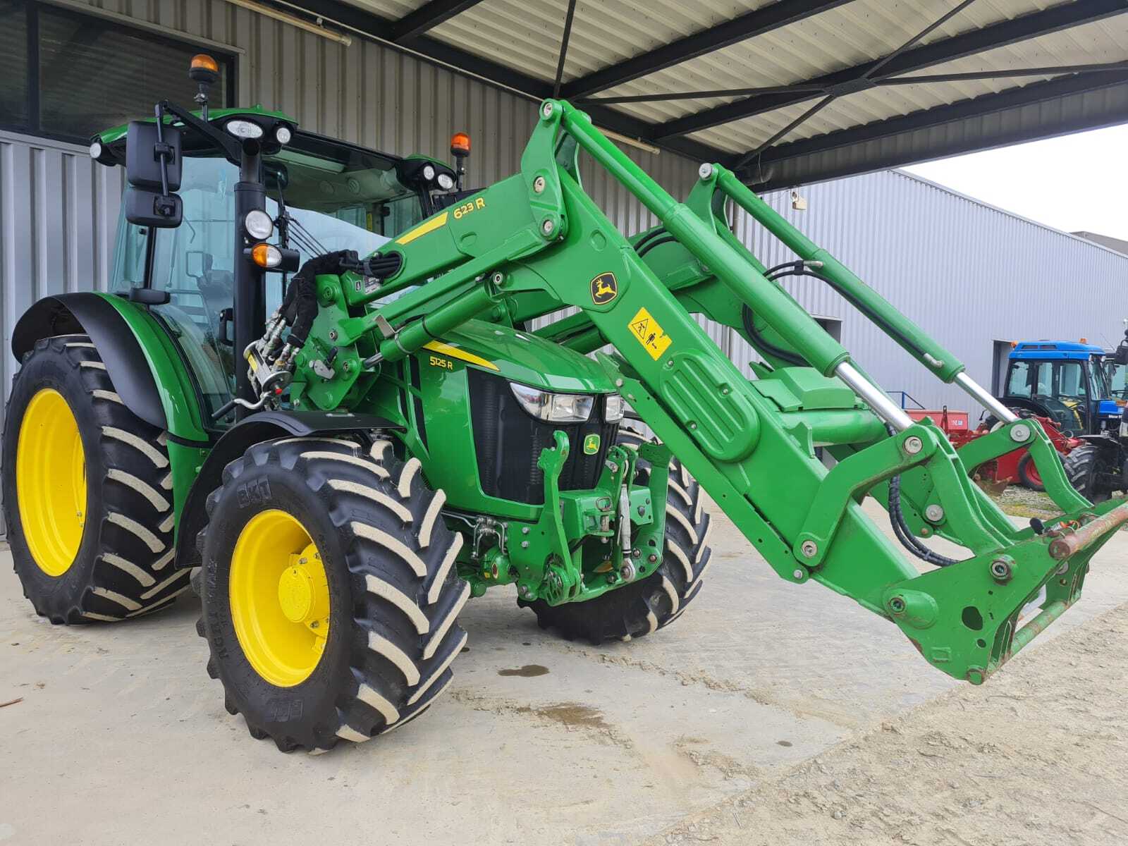 JOHN DEERE 5125R