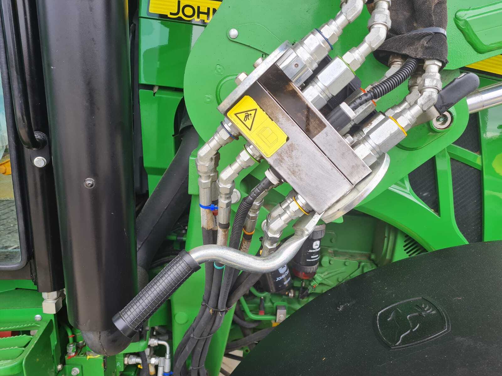 JOHN DEERE 5125R