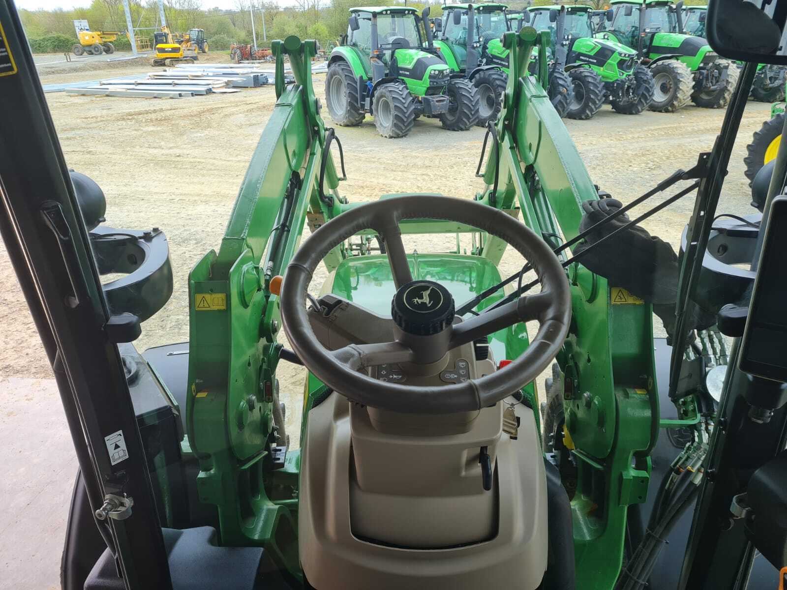 JOHN DEERE 5125R