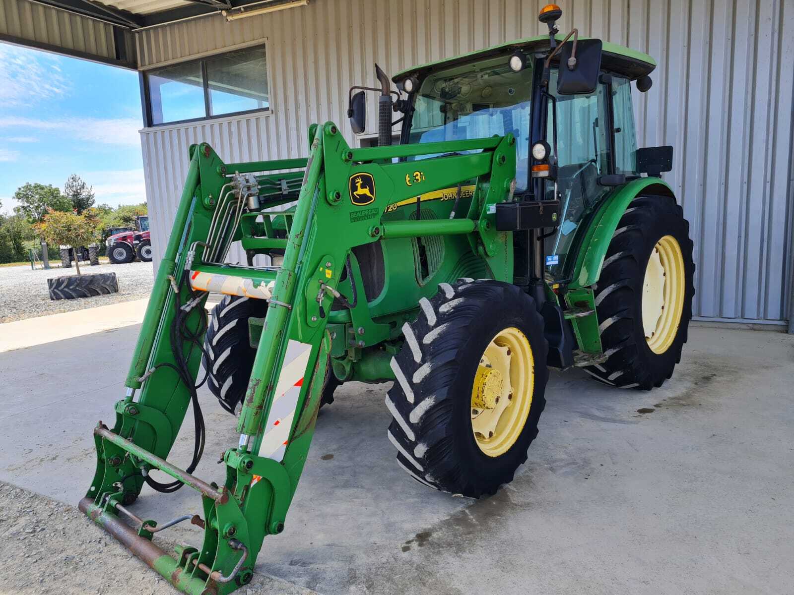JOHN DEERE 5720