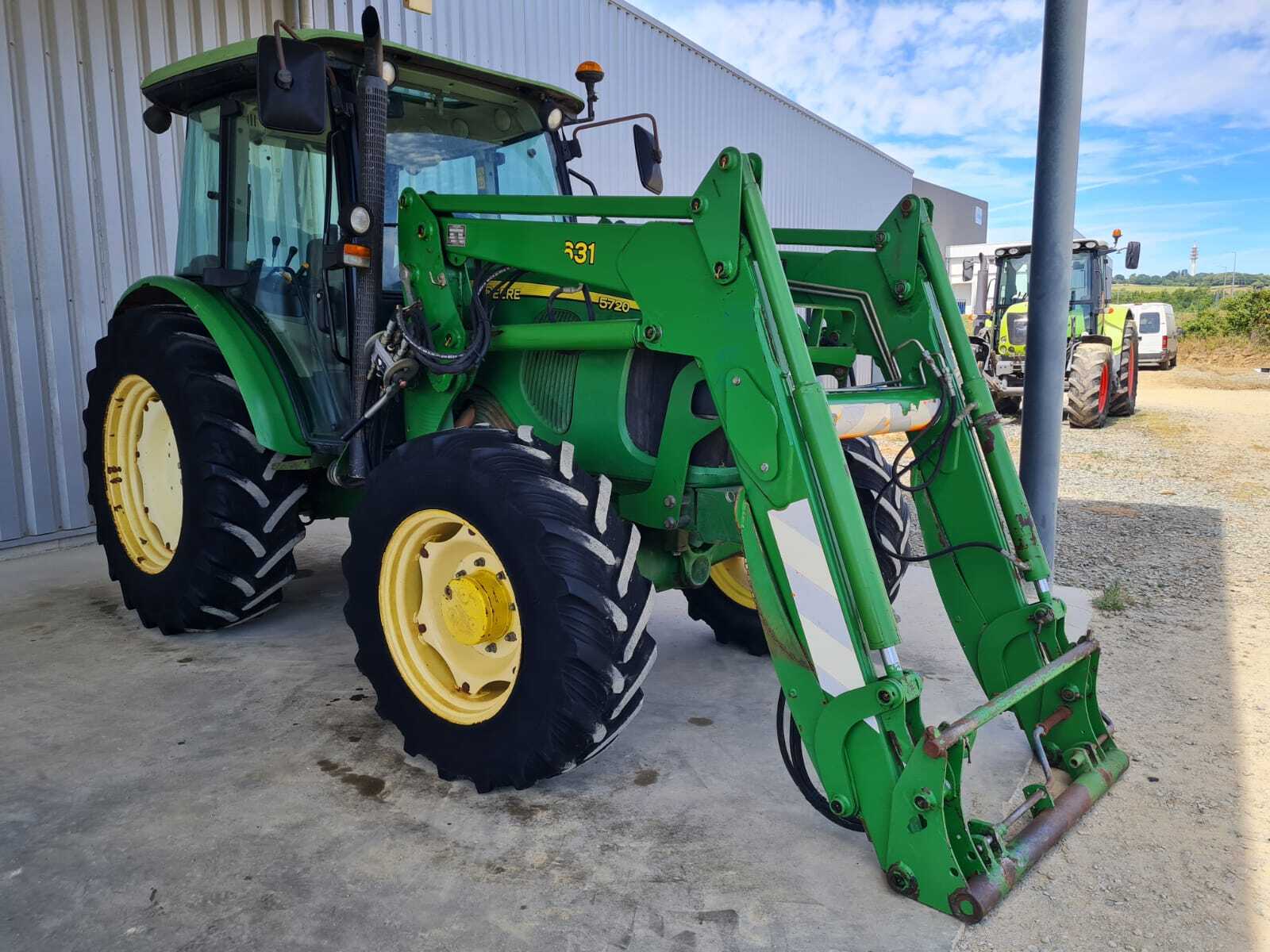 JOHN DEERE 5720