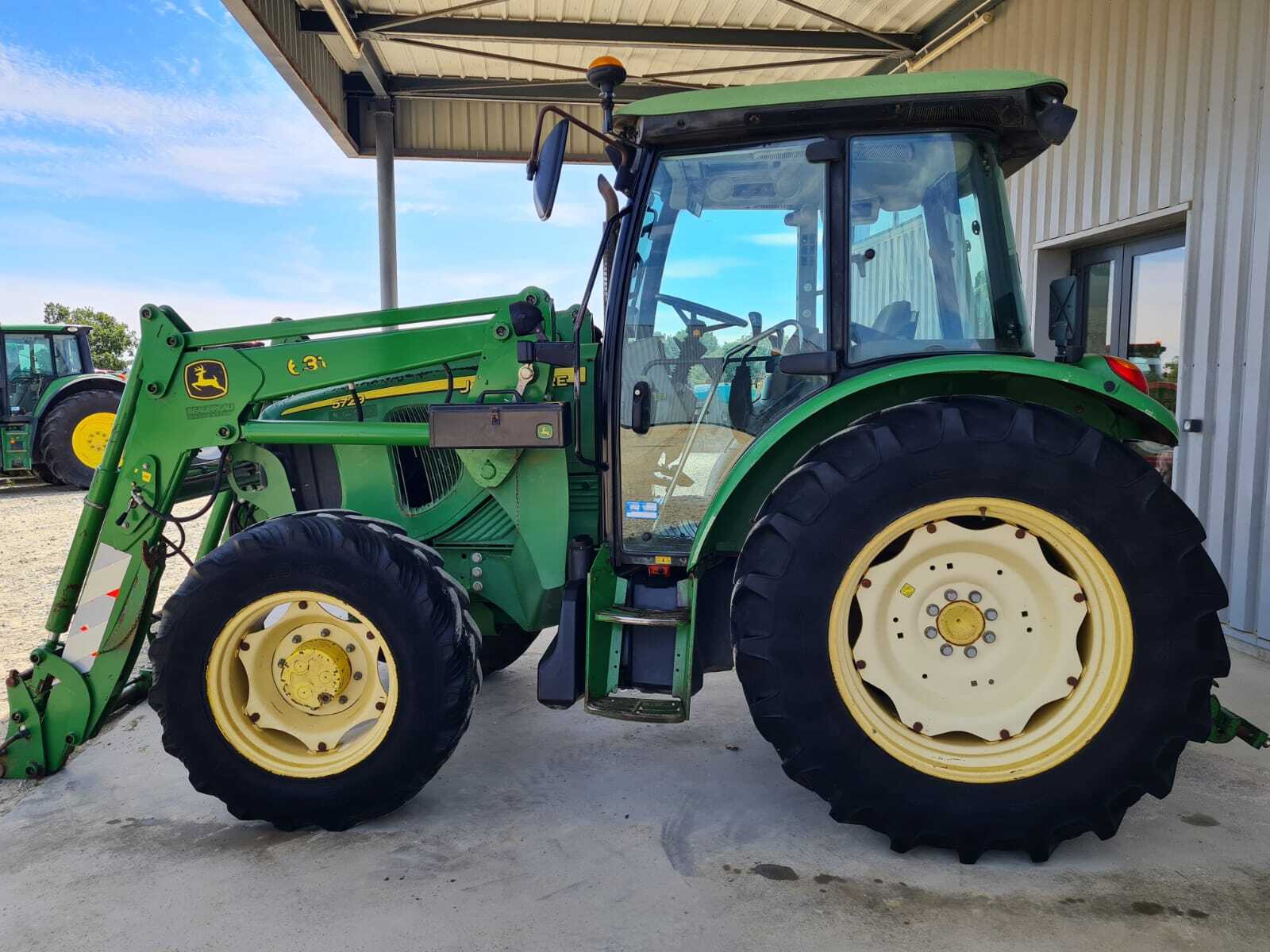 JOHN DEERE 5720