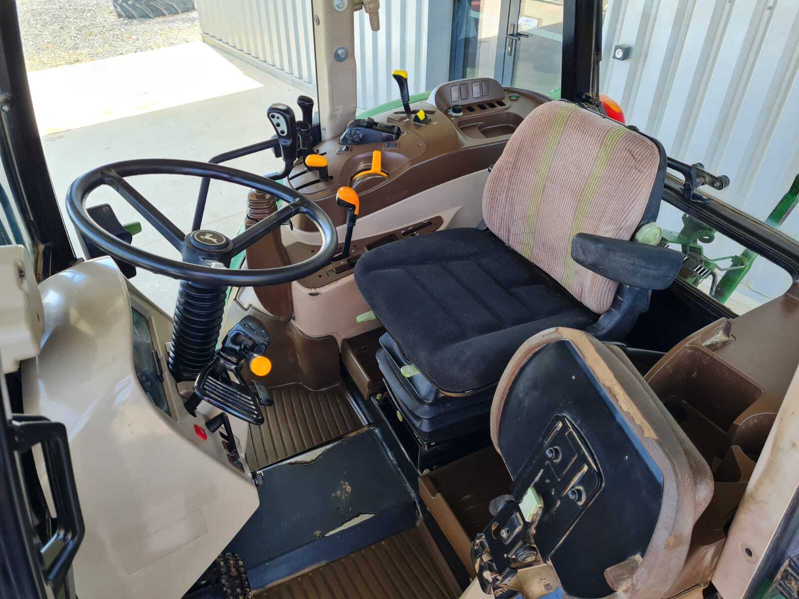 JOHN DEERE 5720