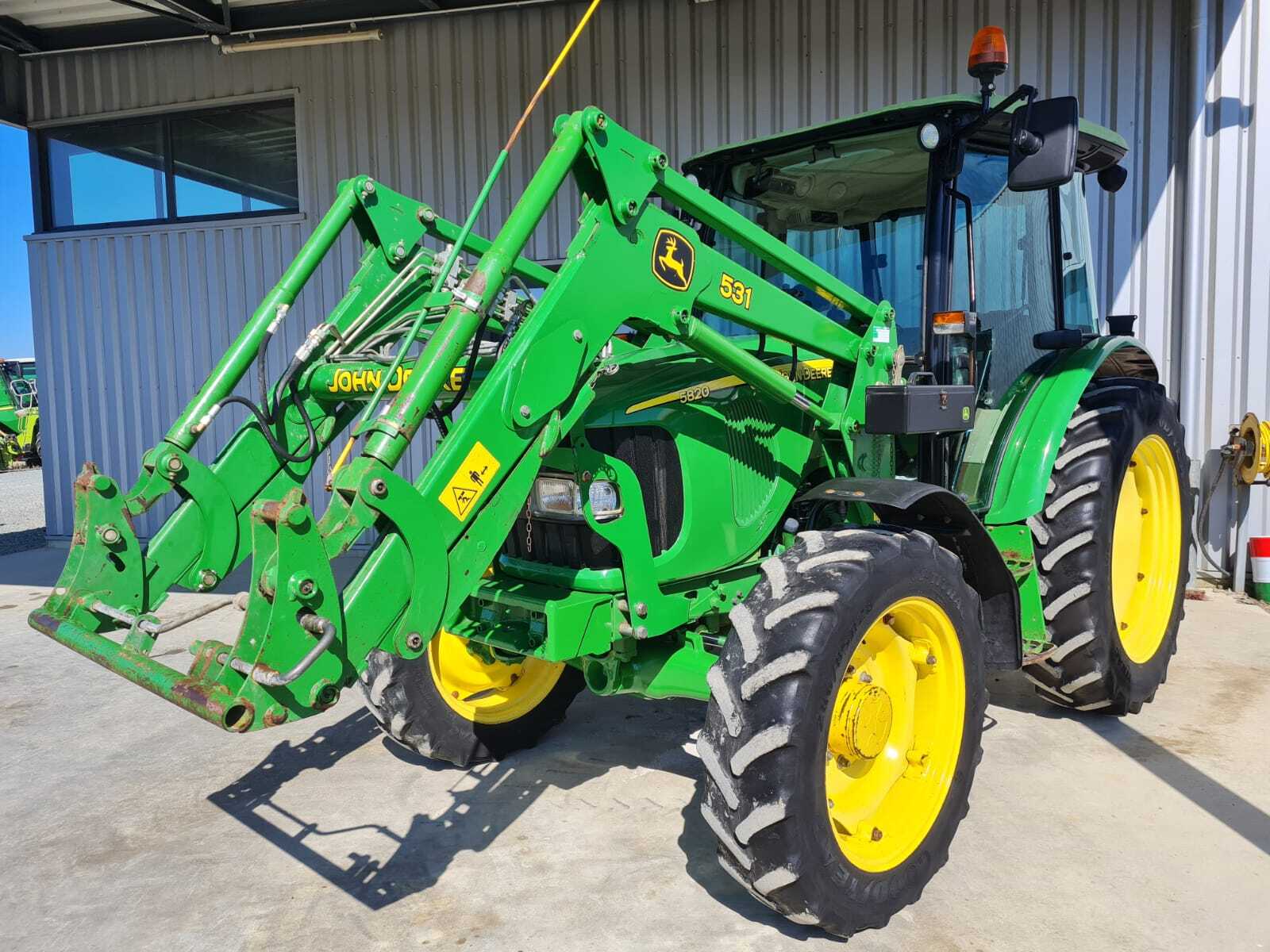 JOHN DEERE 5820 PREMIUM