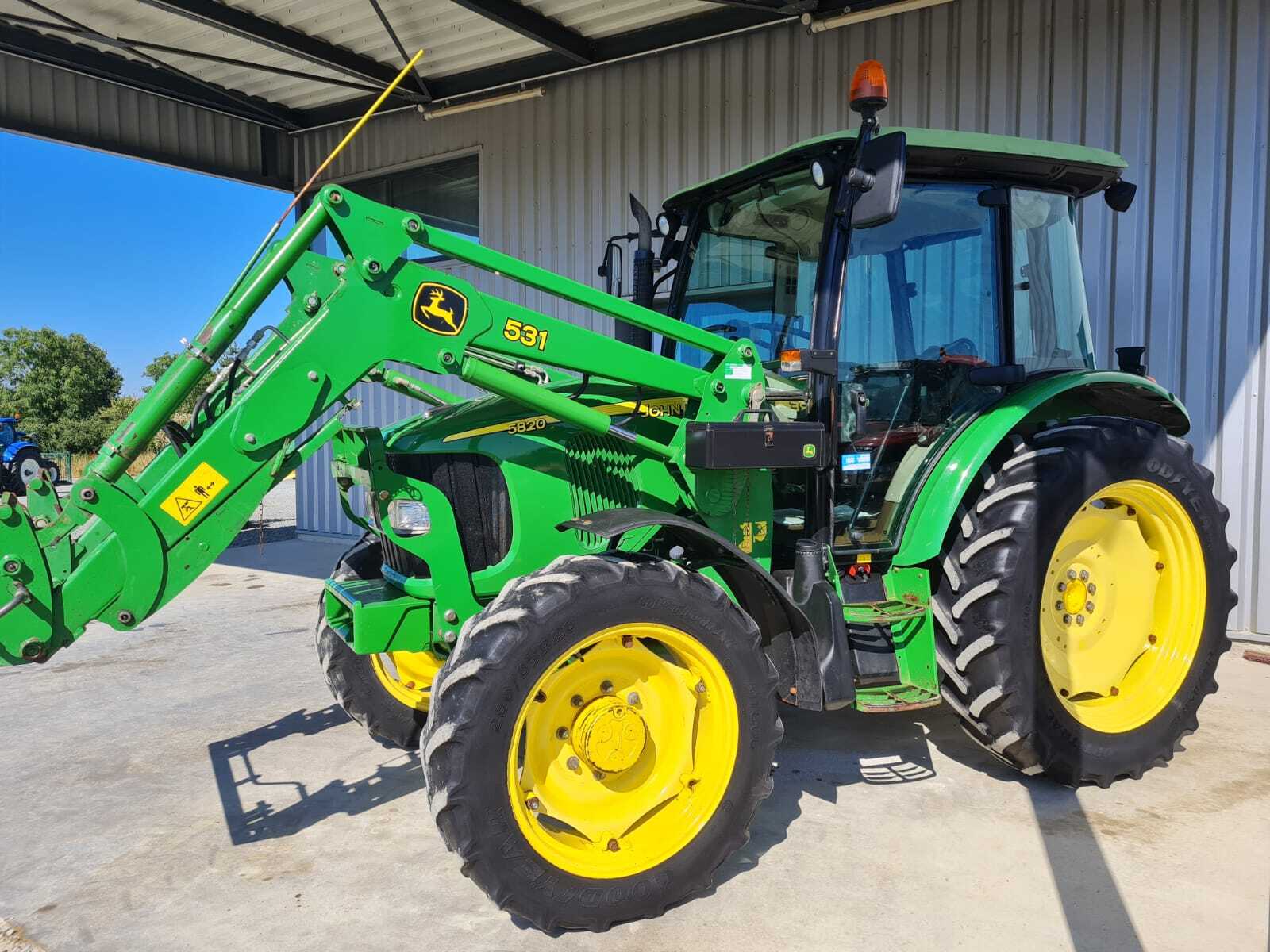 JOHN DEERE 5820 PREMIUM