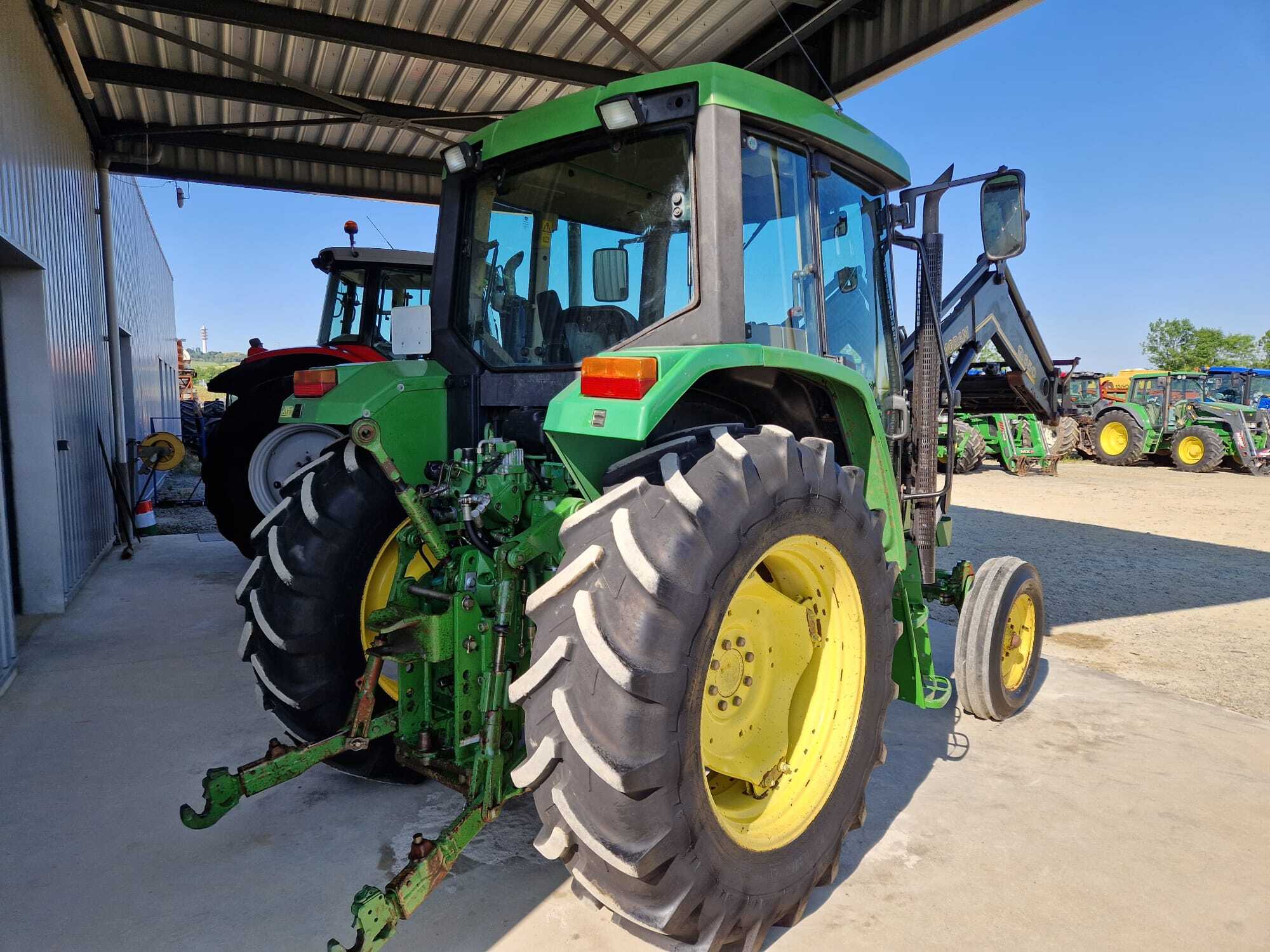 JOHN DEERE 6100