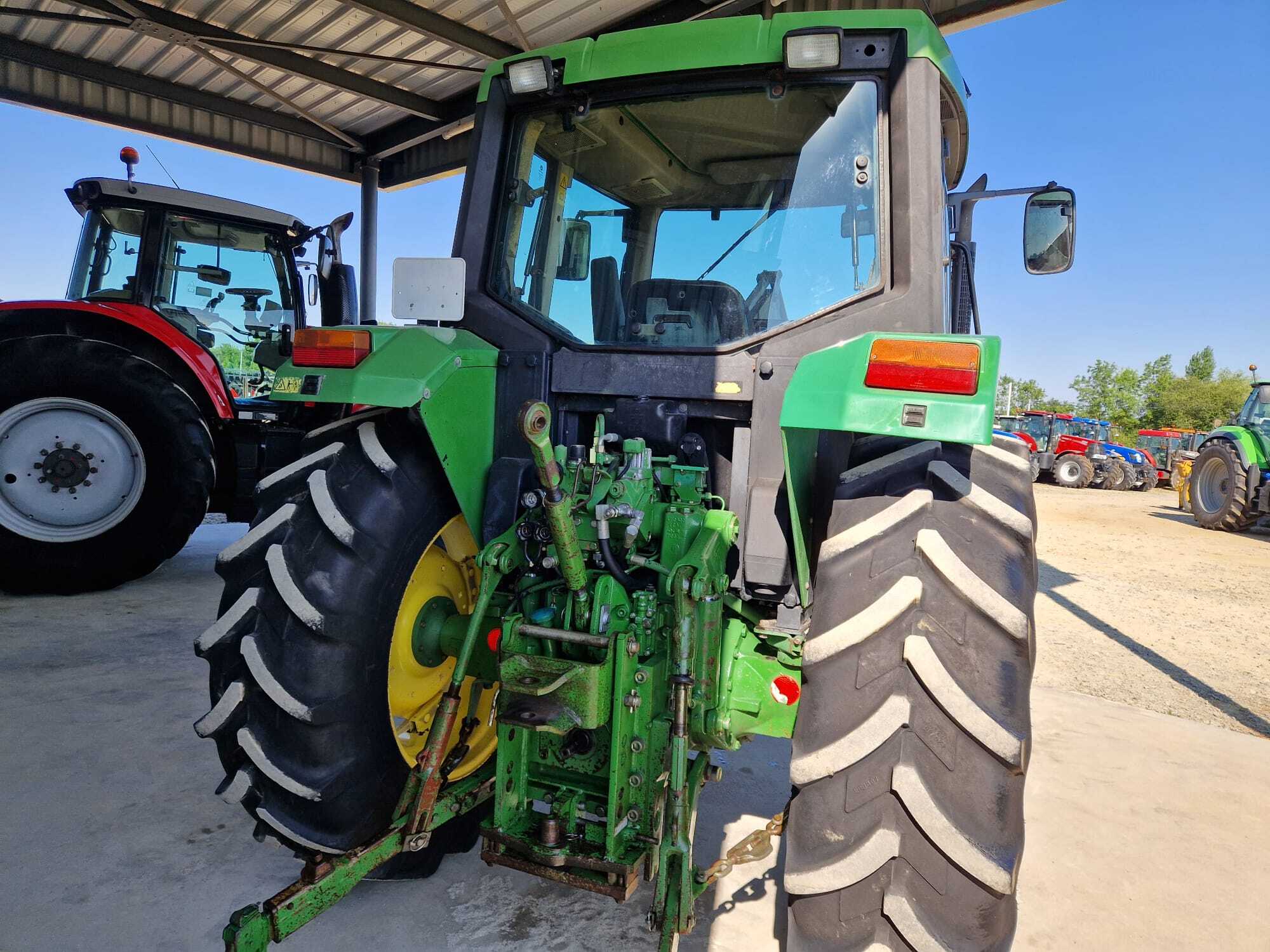 JOHN DEERE 6100