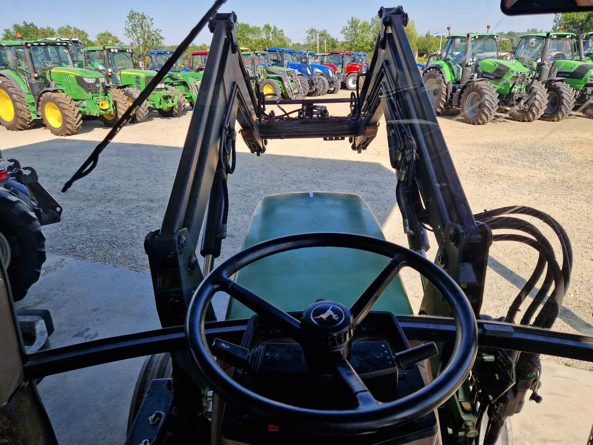 JOHN DEERE 6100