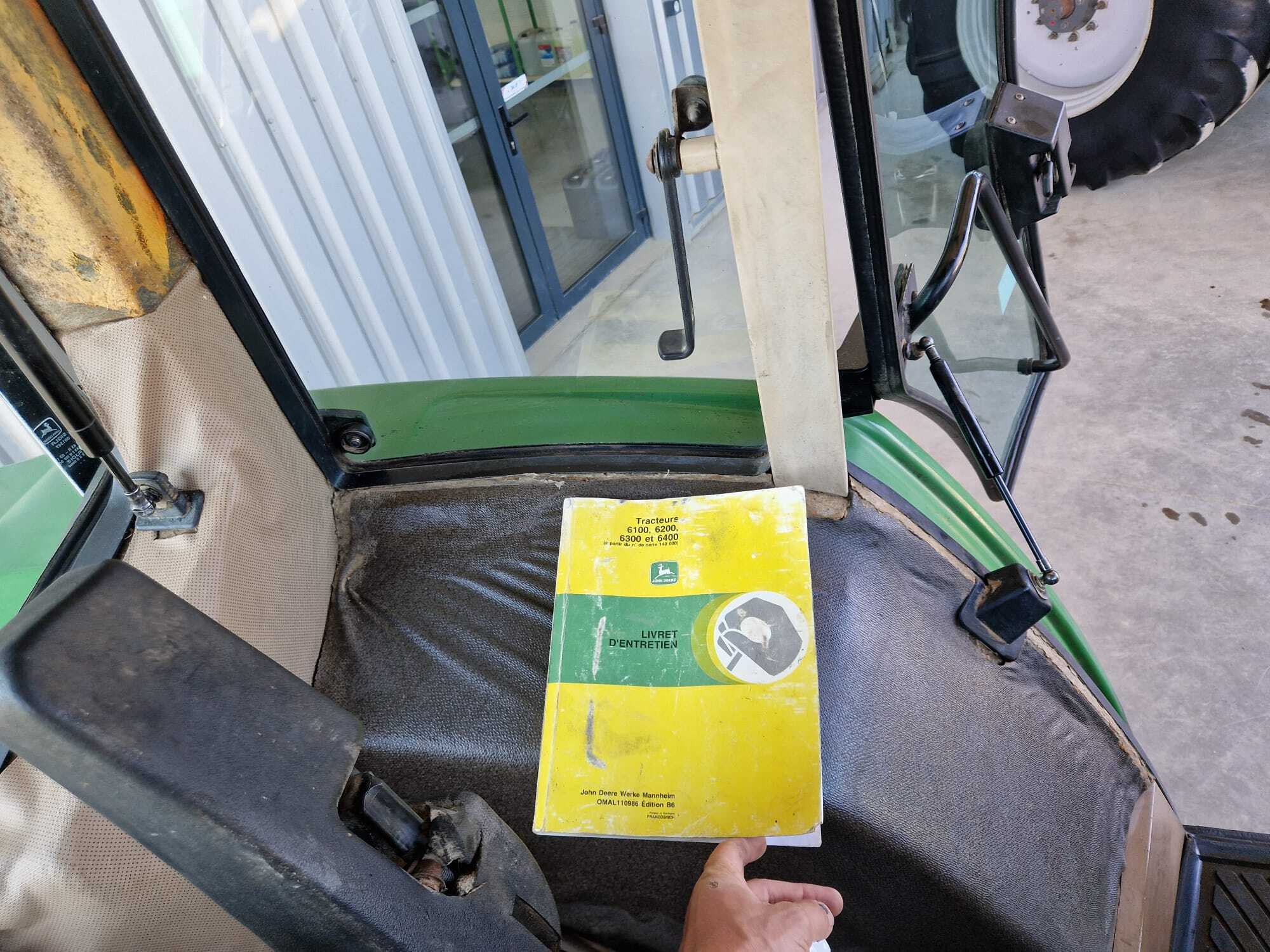 JOHN DEERE 6100