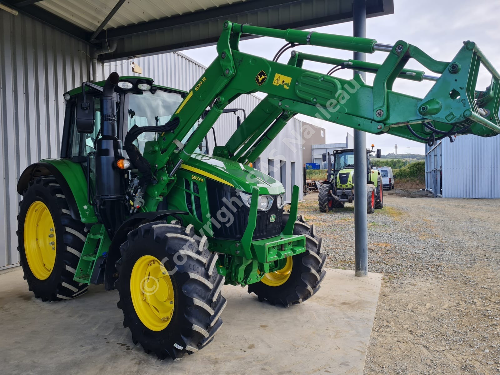 JOHN DEERE 6100M