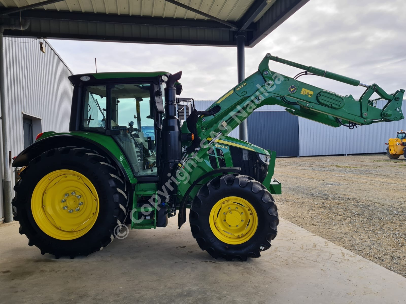 JOHN DEERE 6100M