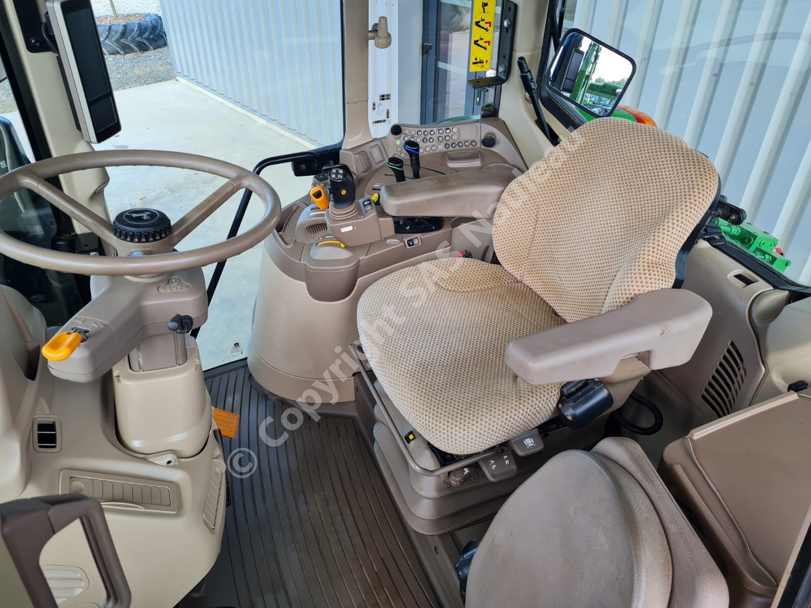 JOHN DEERE 6100M