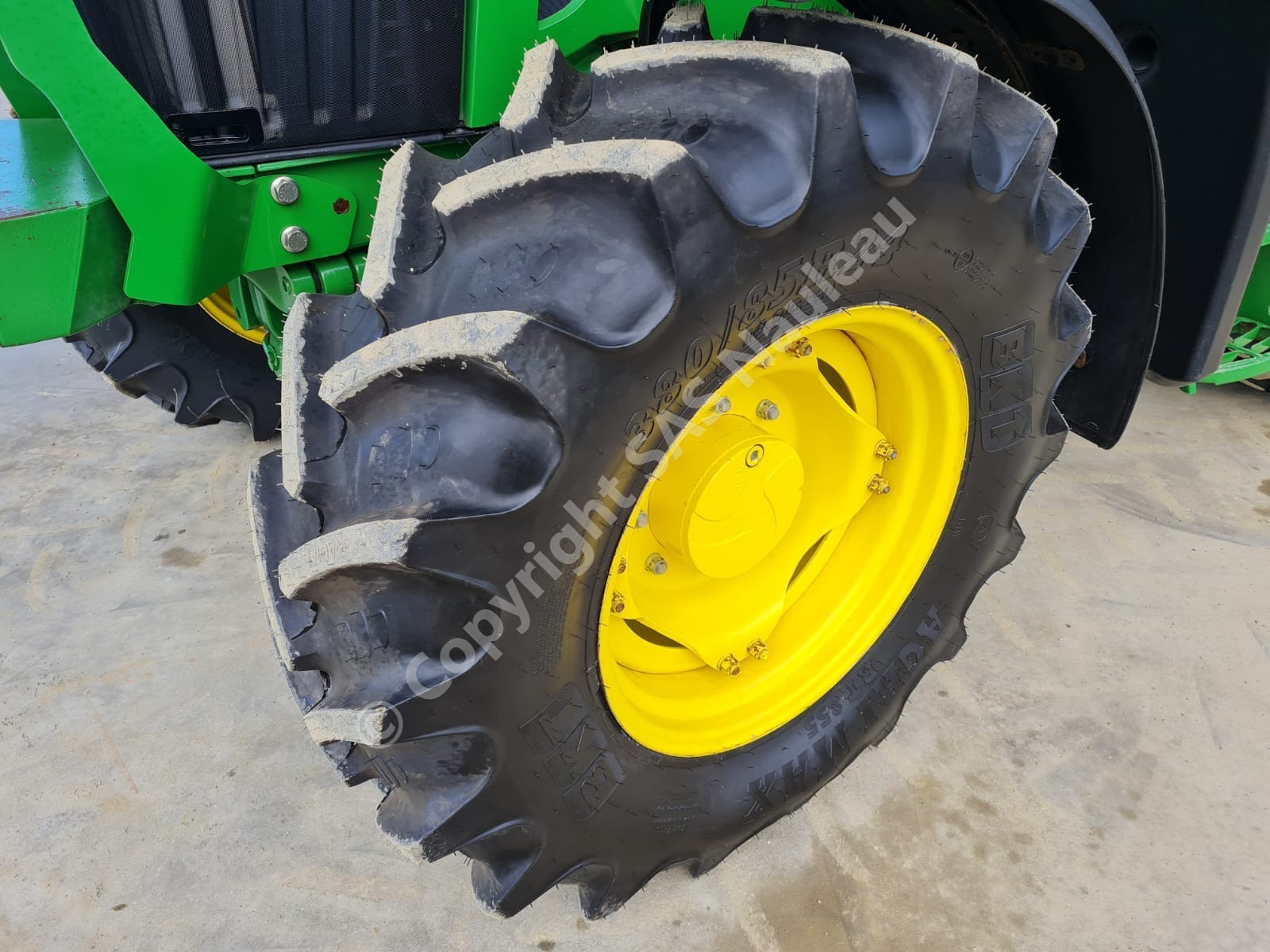 JOHN DEERE 6100M