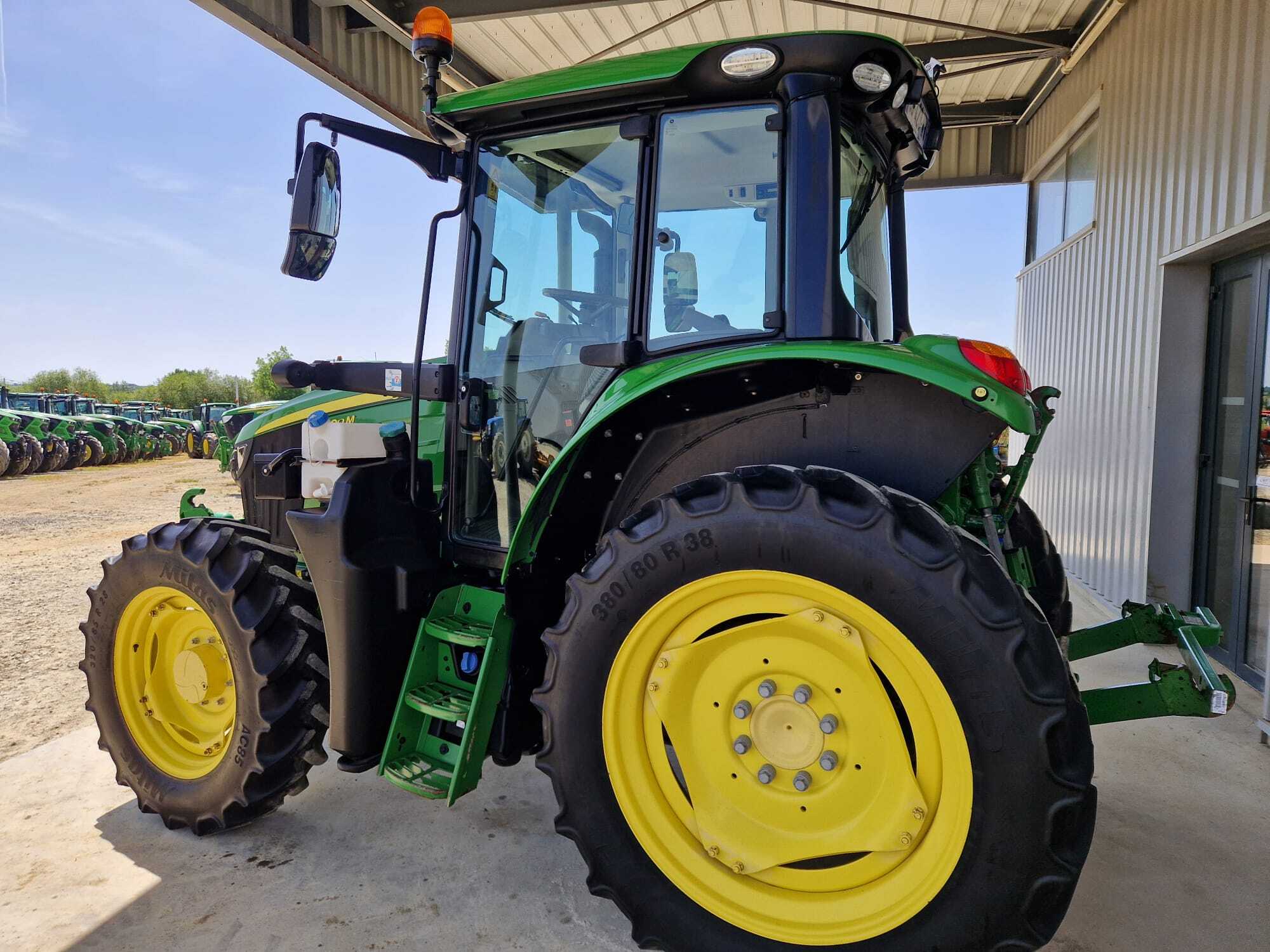 JOHN DEERE 6100M