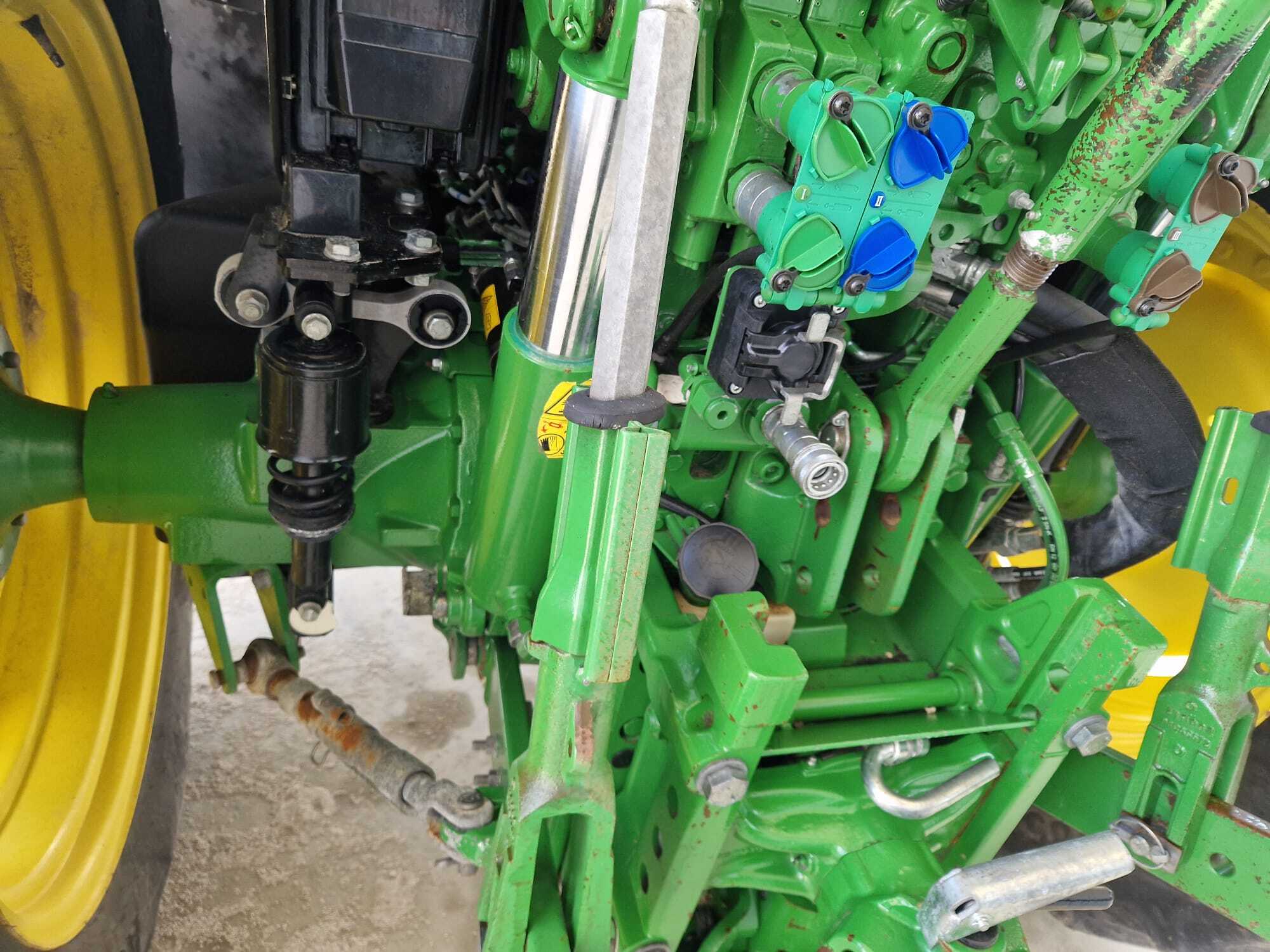 JOHN DEERE 6100M