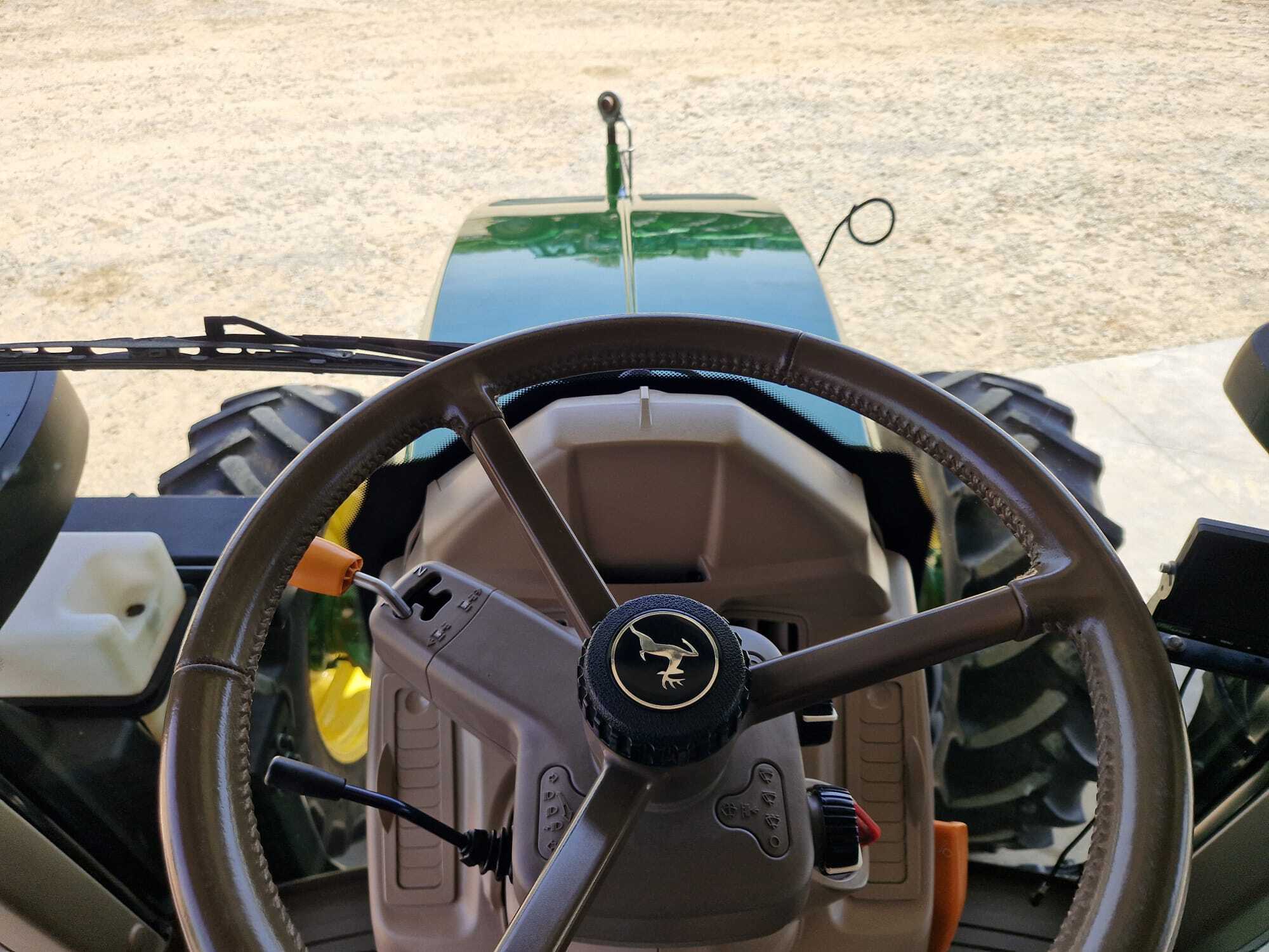 JOHN DEERE 6100M