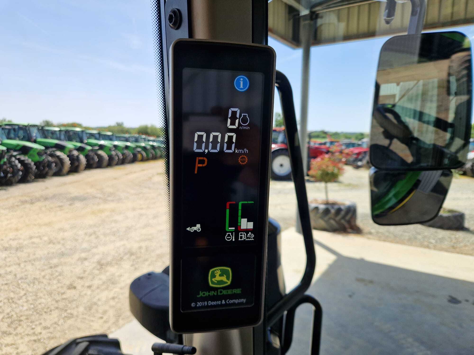 JOHN DEERE 6100M