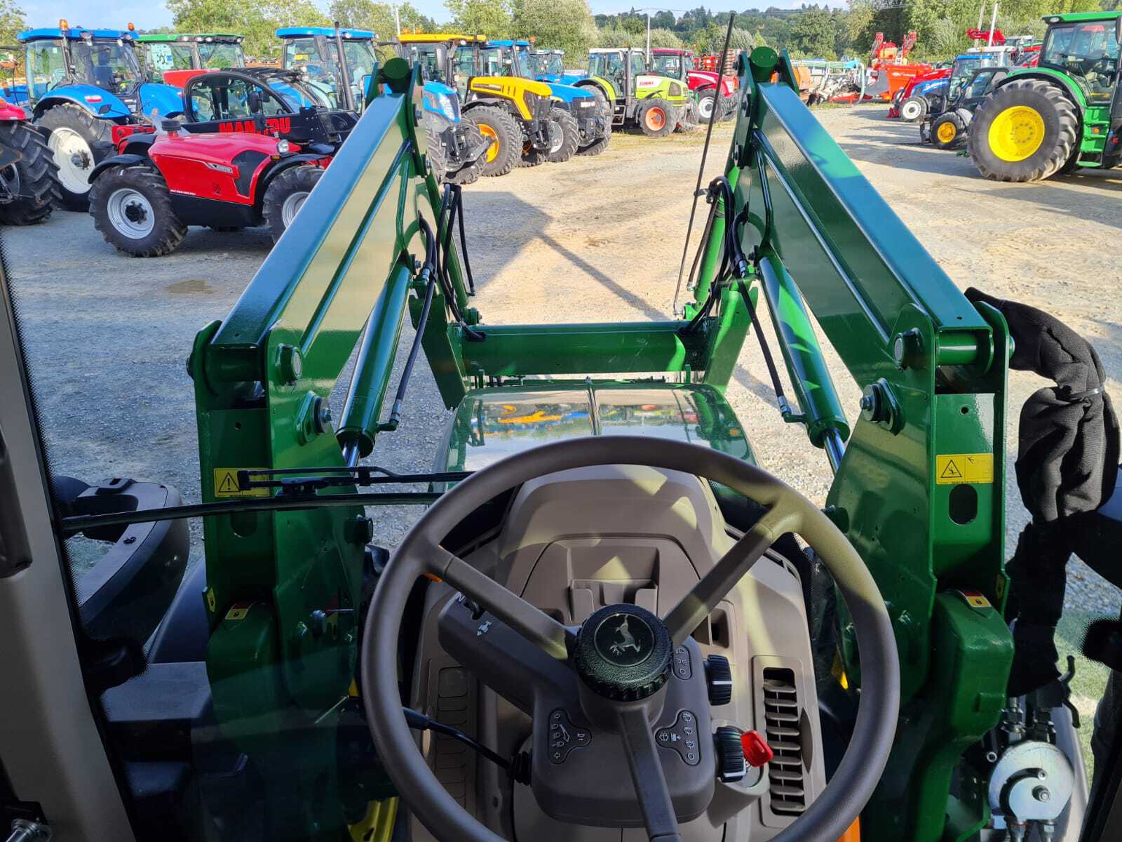 JOHN DEERE 6100M