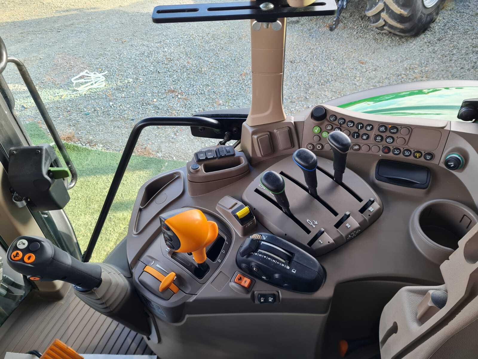 JOHN DEERE 6100M