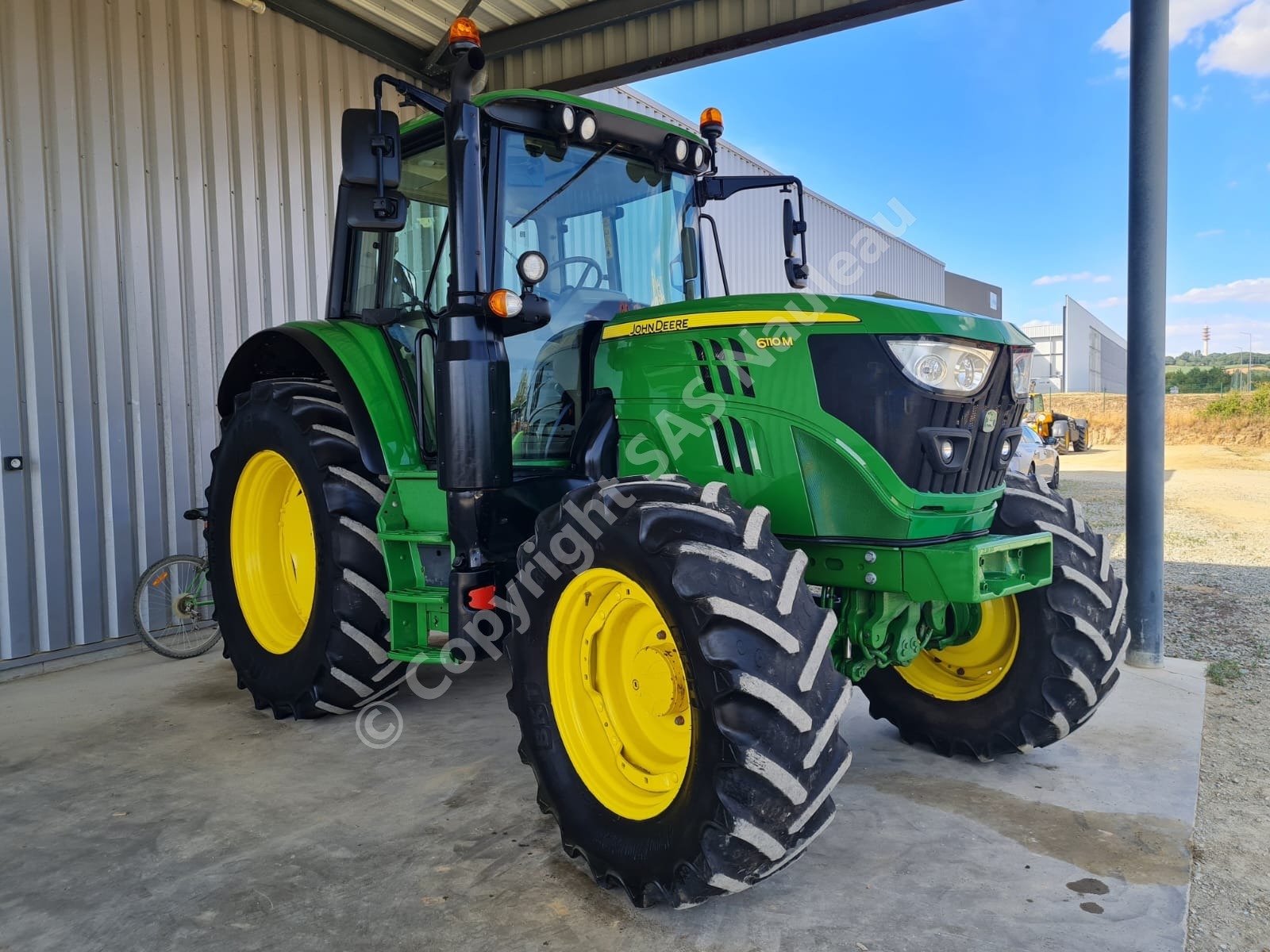 JOHN DEERE 6110M POWER QUAD