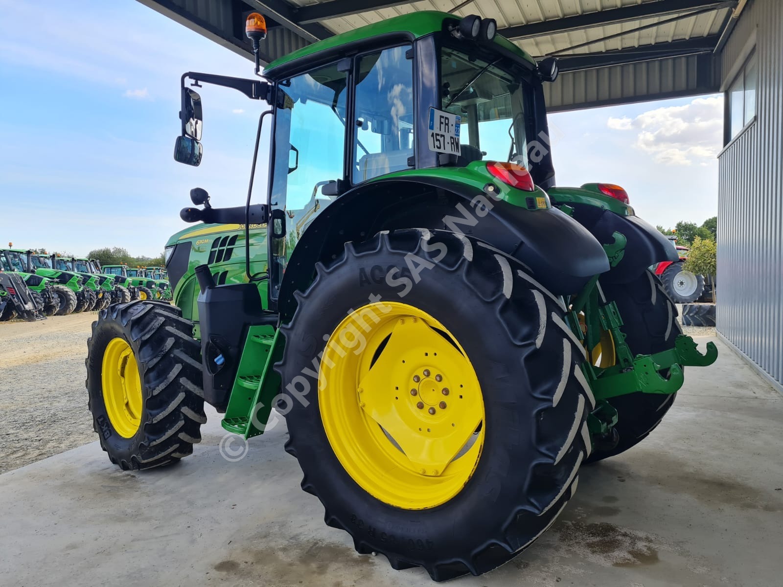 JOHN DEERE 6110M POWER QUAD