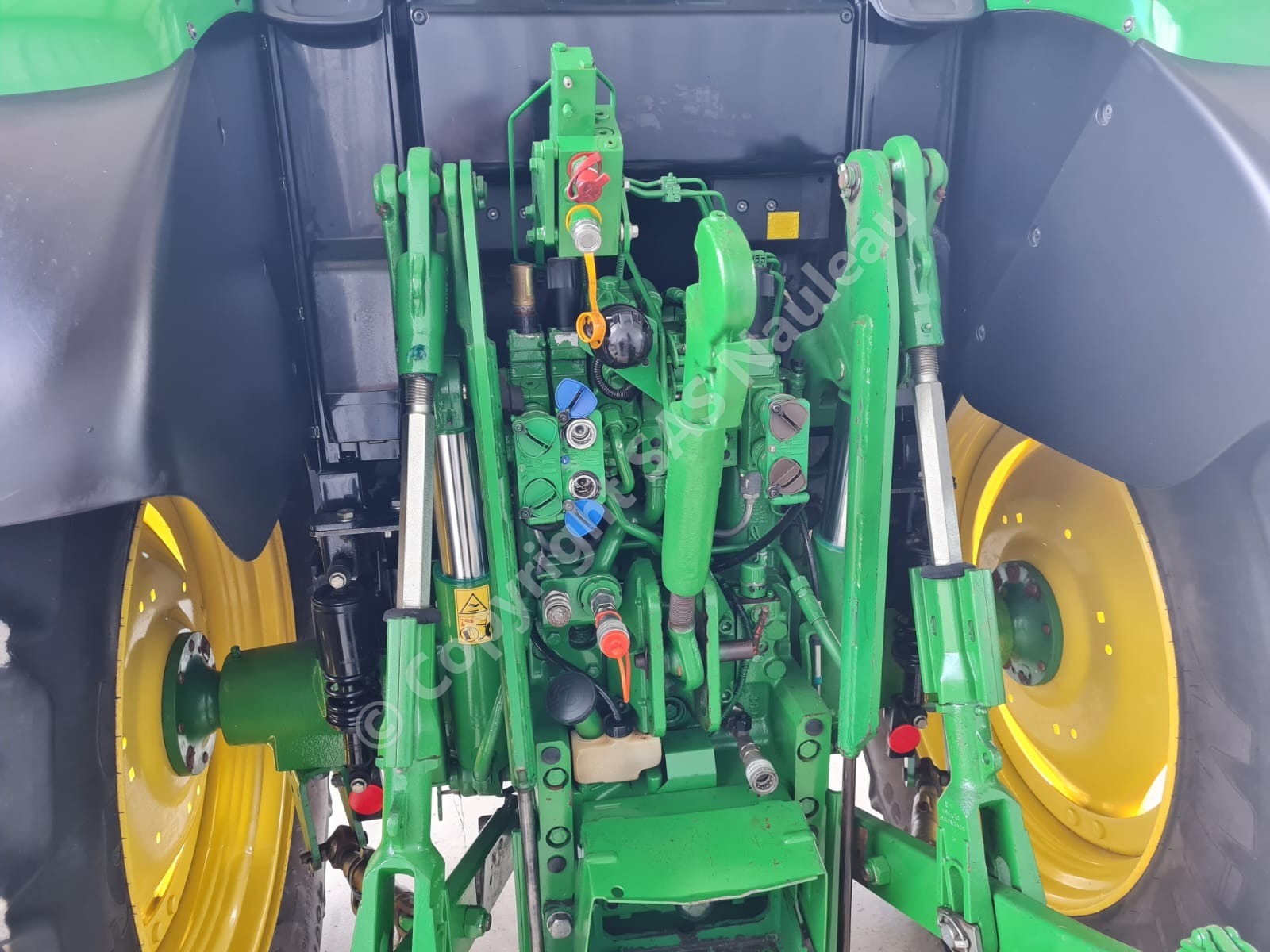 JOHN DEERE 6110M POWER QUAD