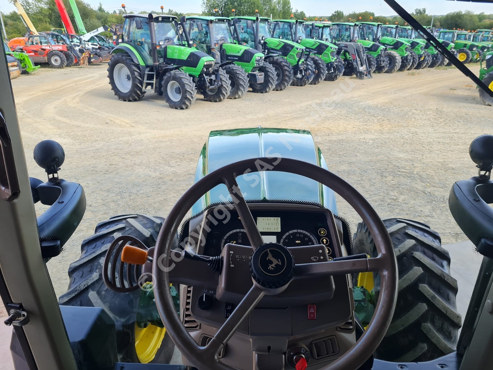 JOHN DEERE 6110M POWER QUAD
