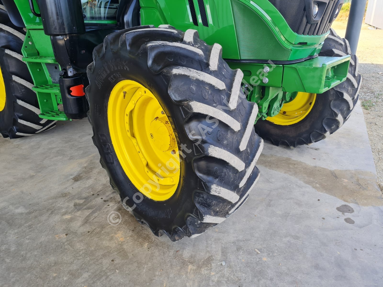 JOHN DEERE 6110M POWER QUAD