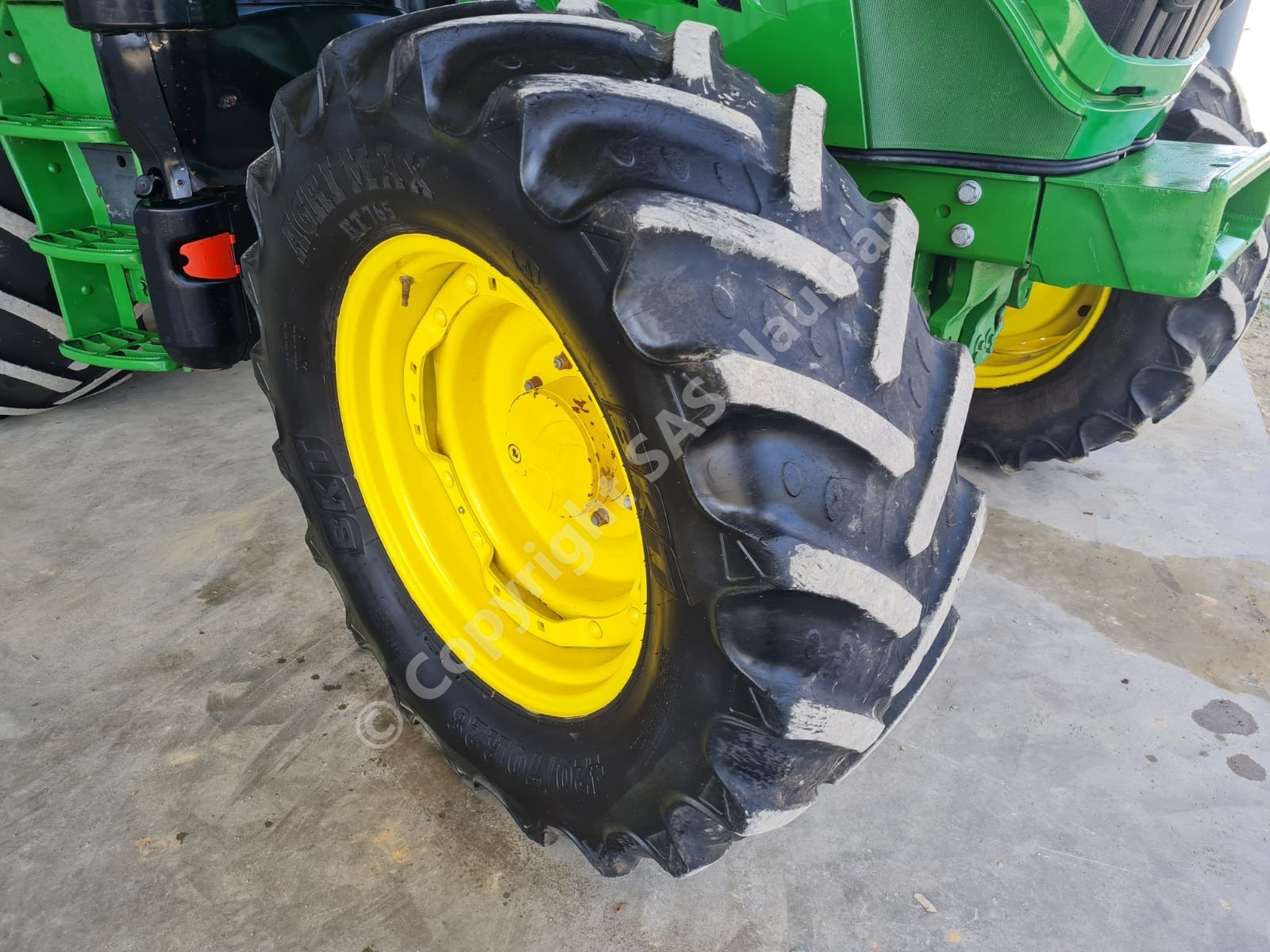 JOHN DEERE 6110M POWER QUAD