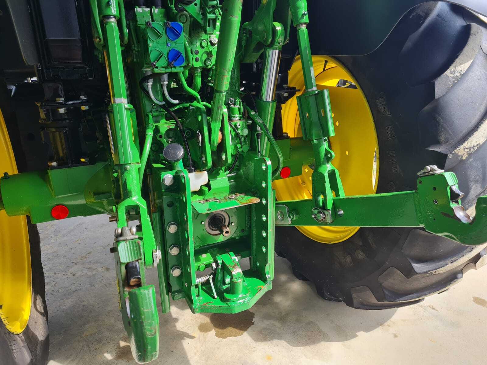 JOHN DEERE 6110M