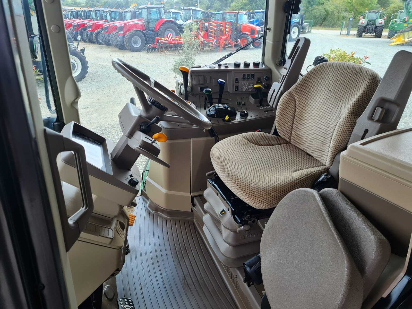 JOHN DEERE 6110M