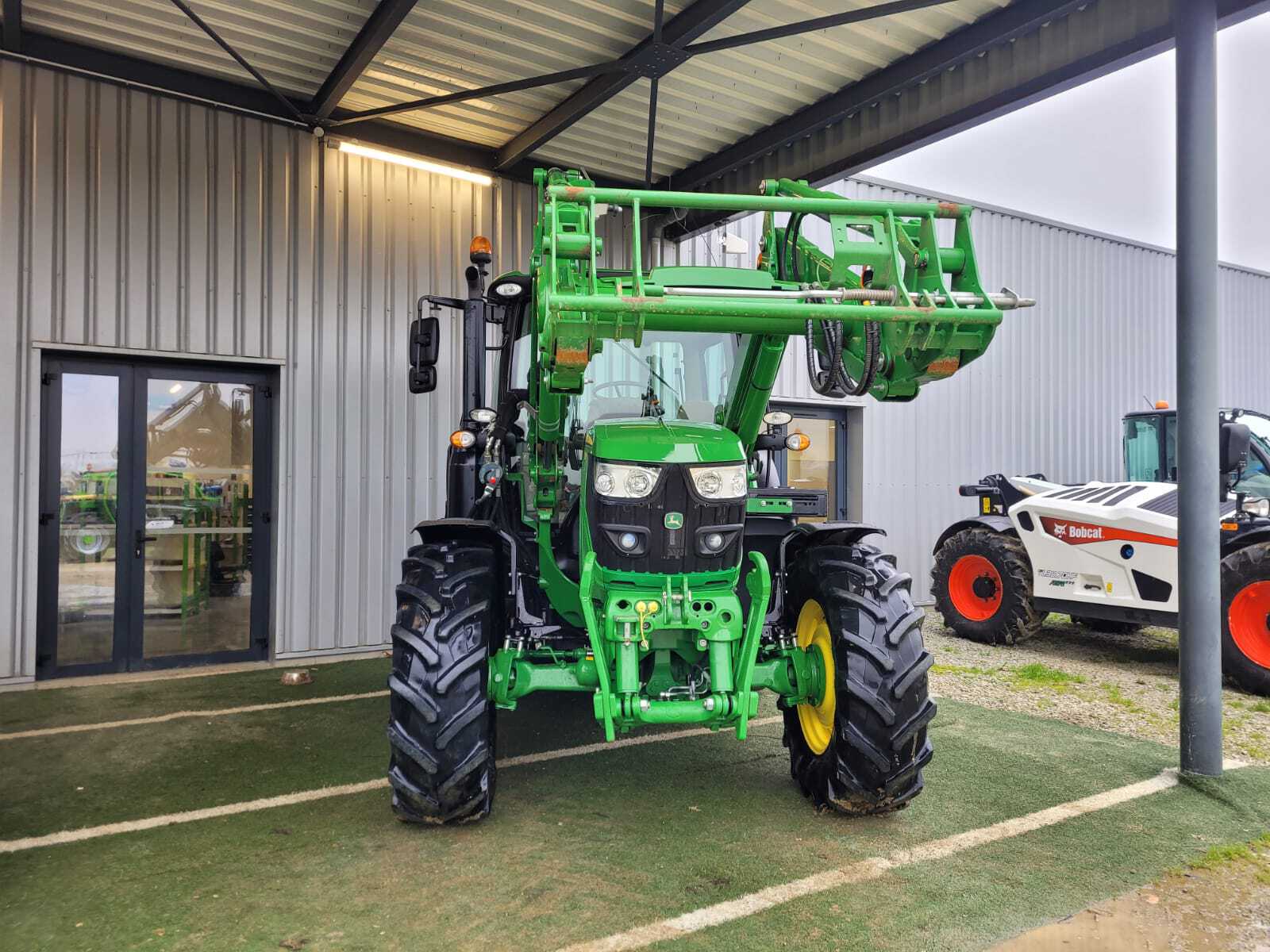 JOHN DEERE 6110R