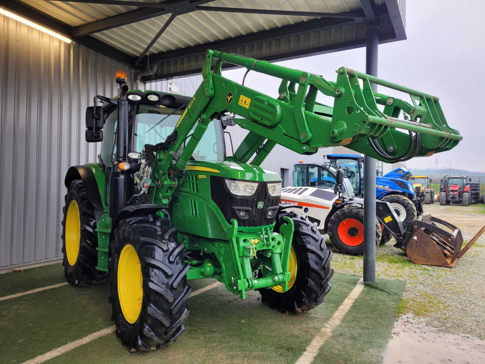 JOHN DEERE 6110R