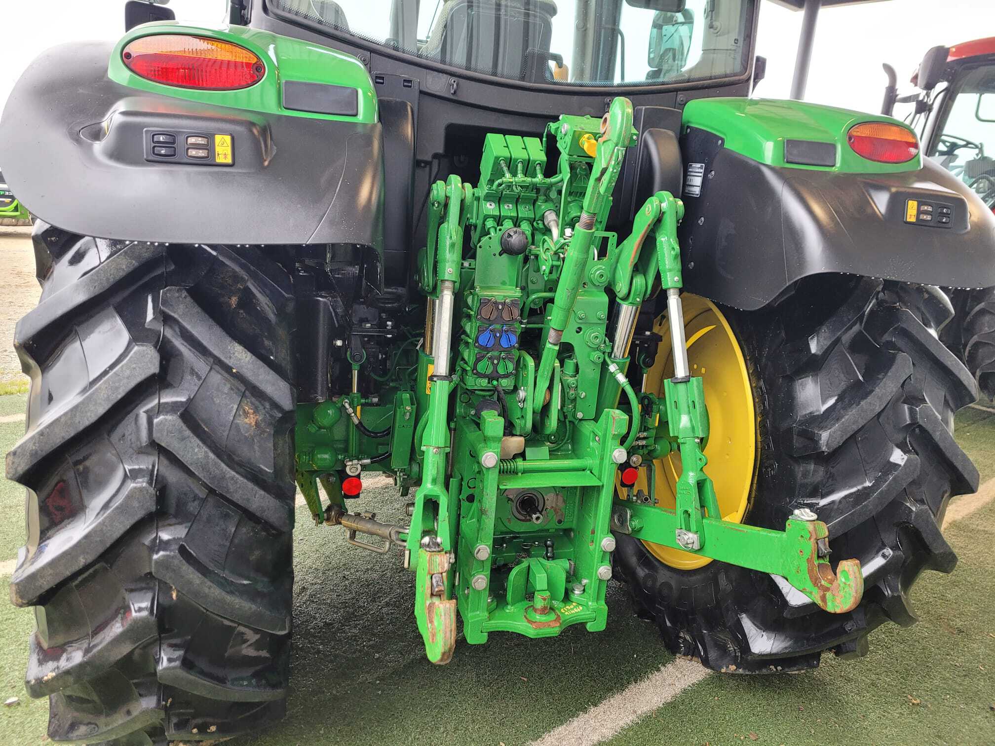 JOHN DEERE 6110R