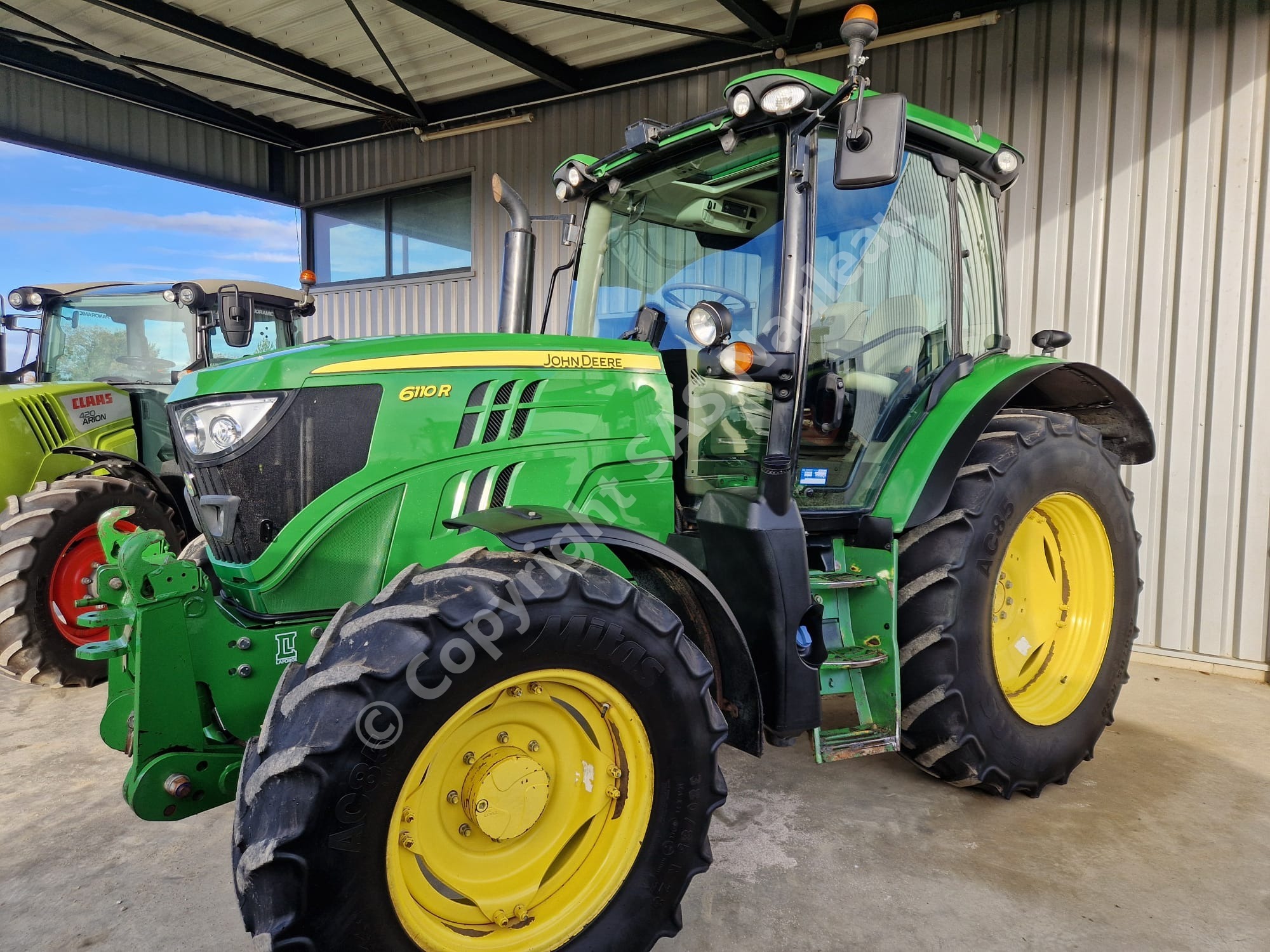 JOHN DEERE 6110R