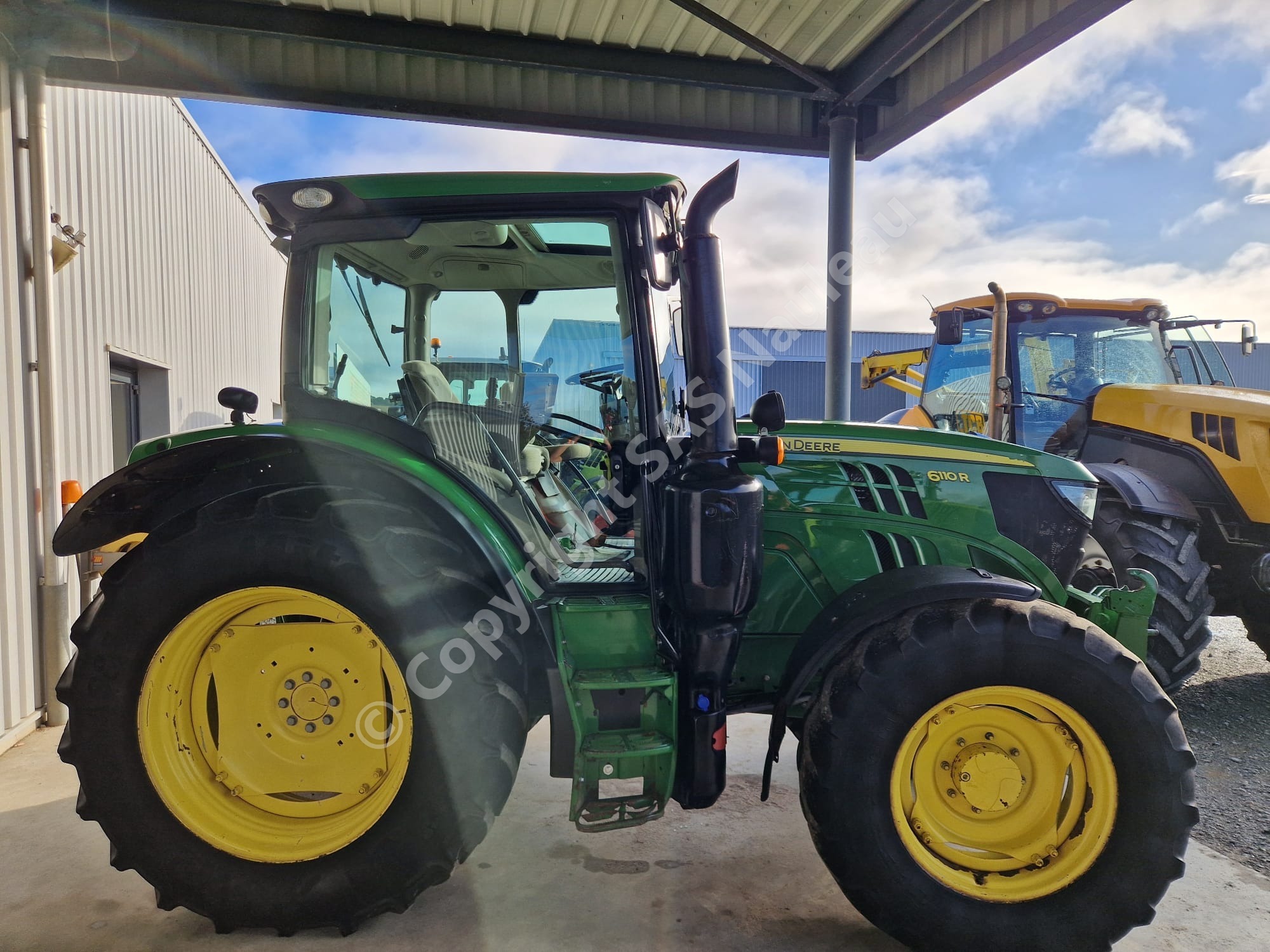 JOHN DEERE 6110R
