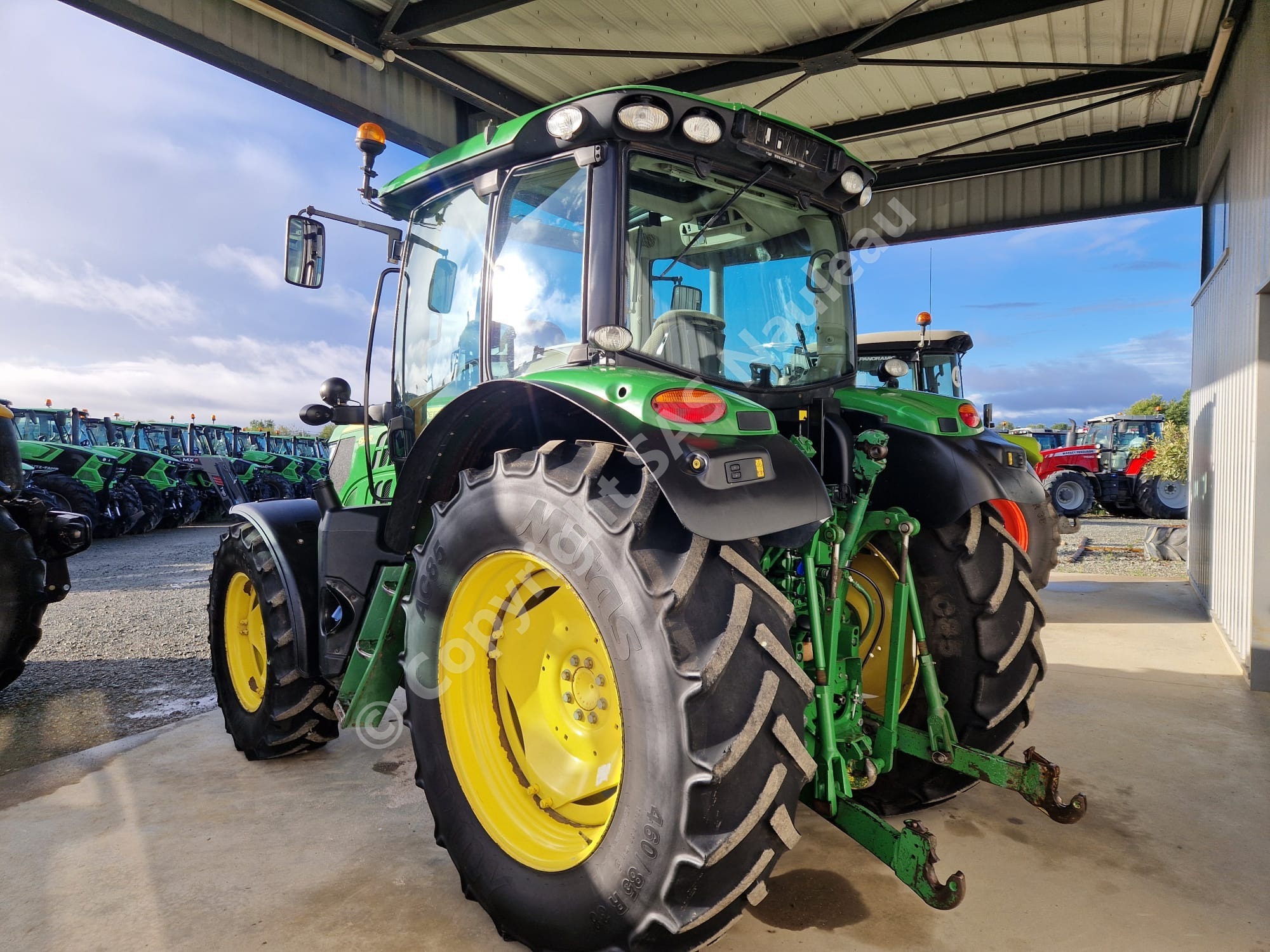 JOHN DEERE 6110R
