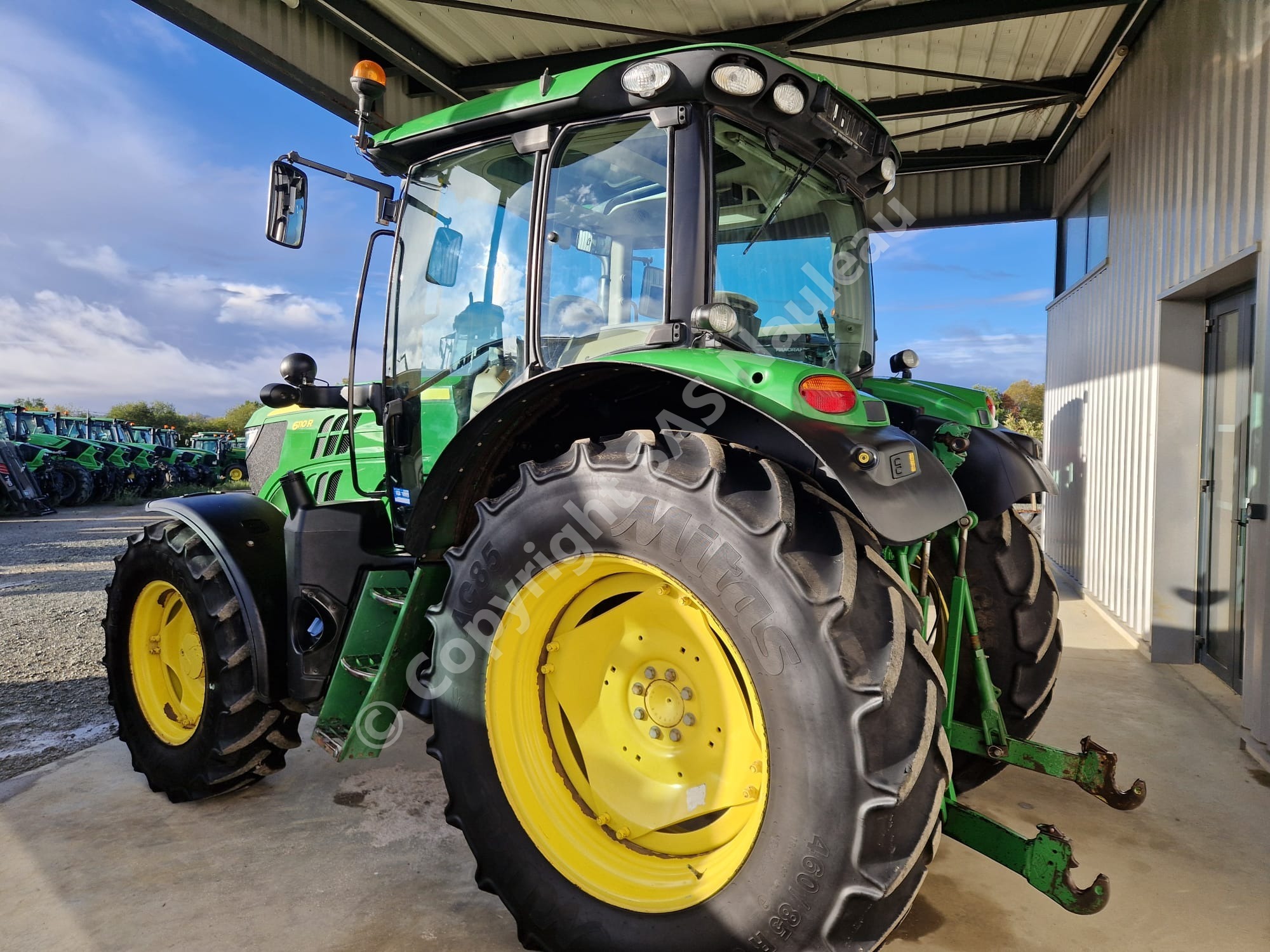 JOHN DEERE 6110R