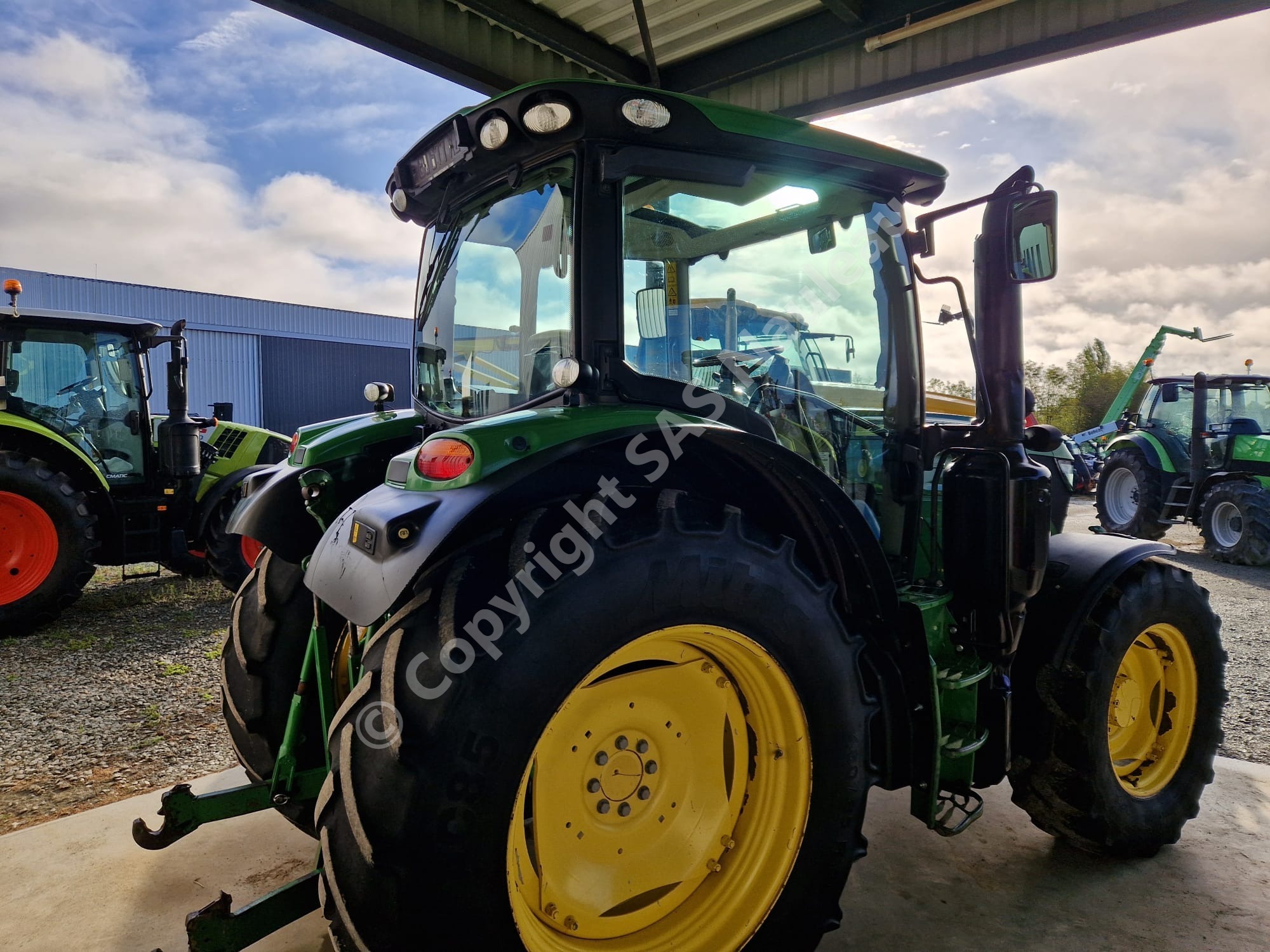 JOHN DEERE 6110R