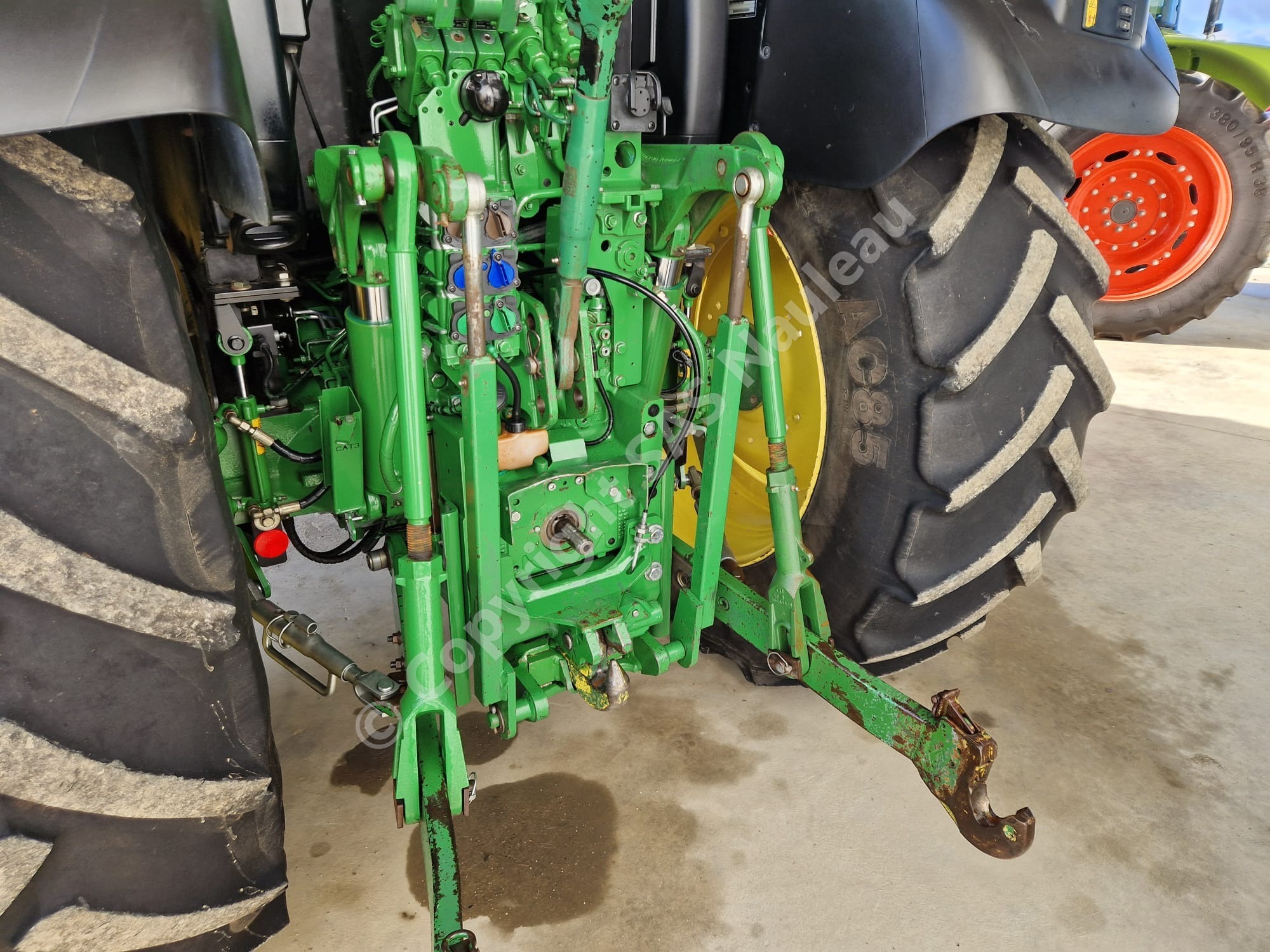 JOHN DEERE 6110R