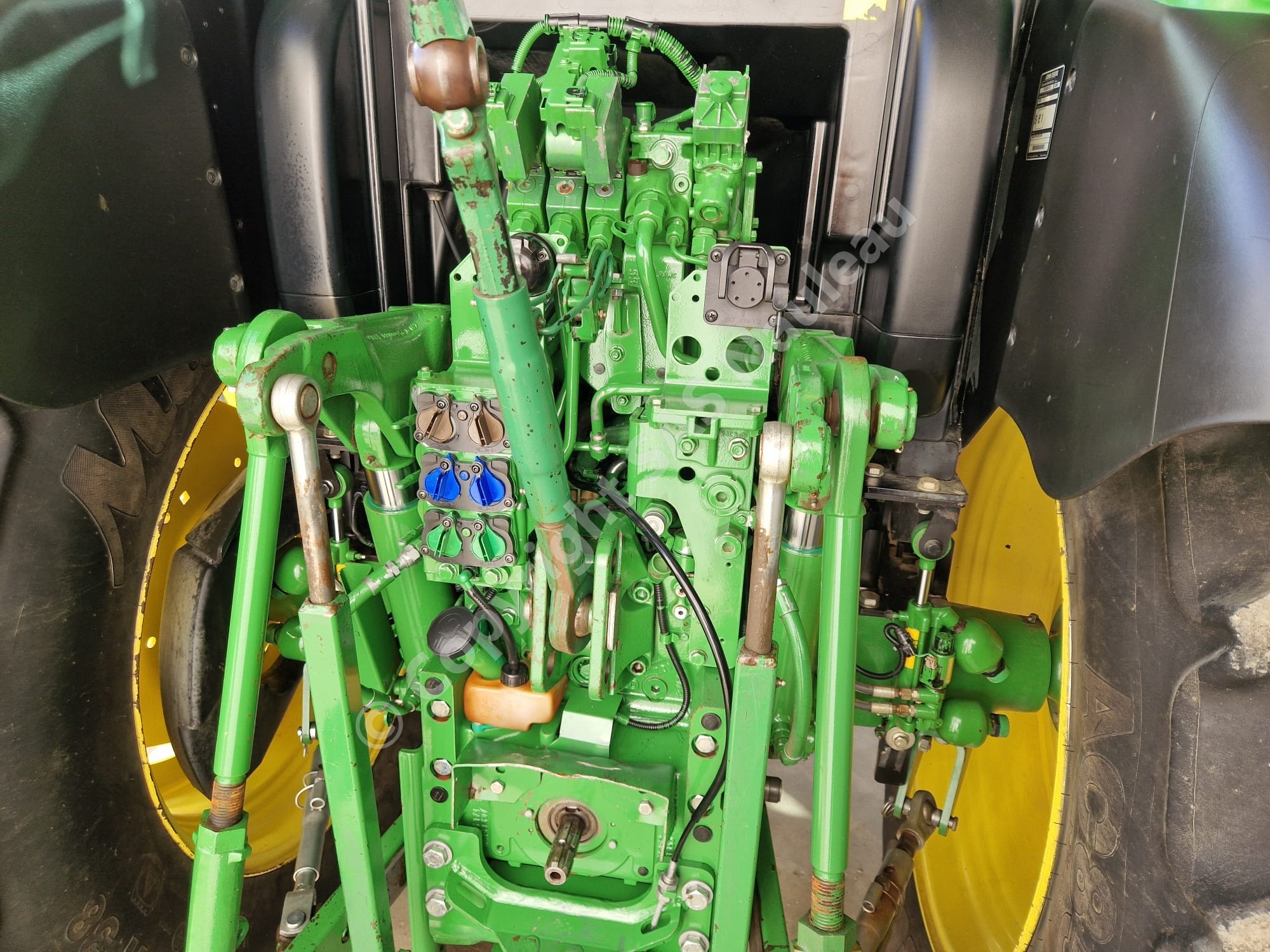 JOHN DEERE 6110R