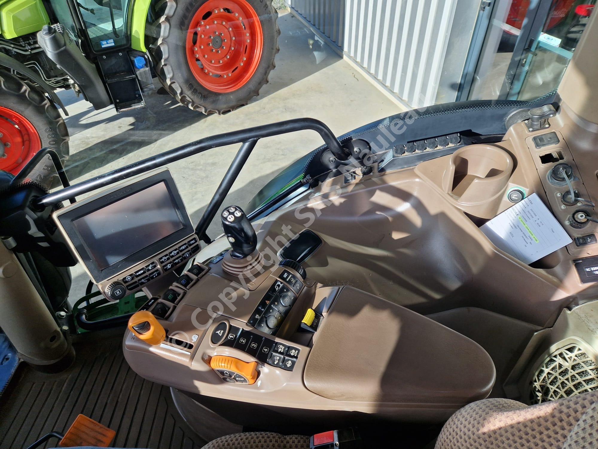 JOHN DEERE 6110R
