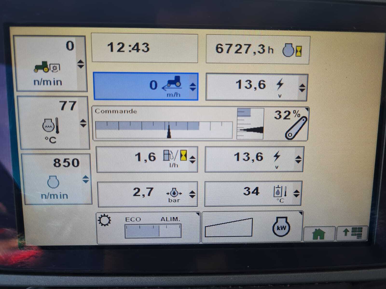 JOHN DEERE 6115R