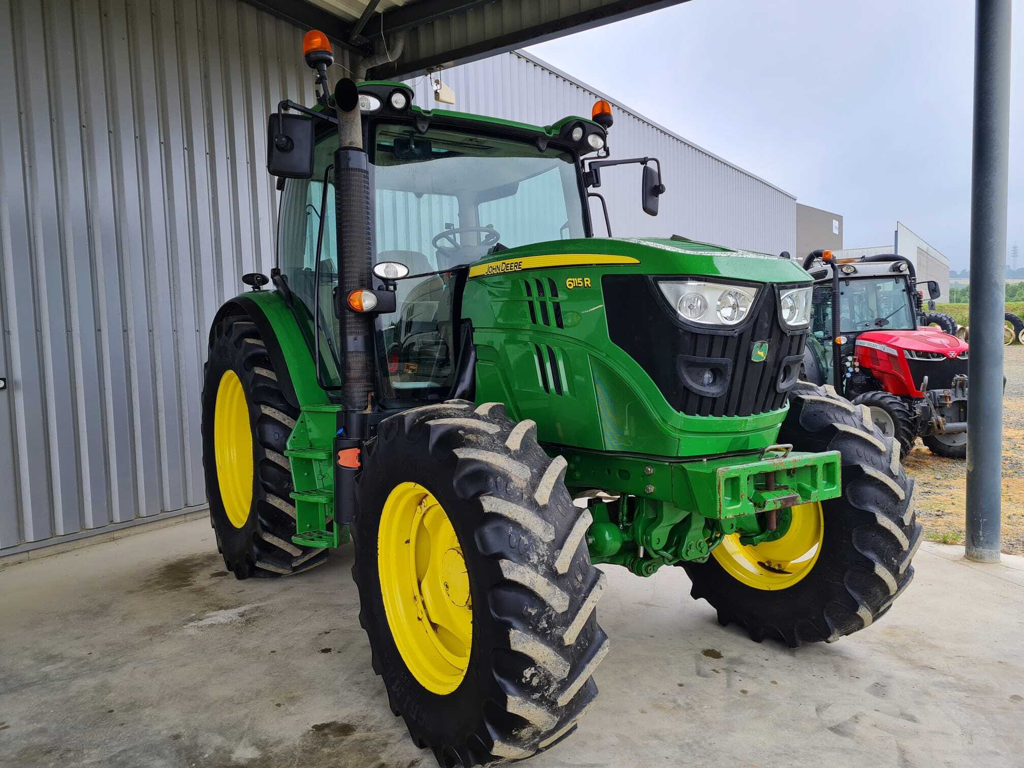 JOHN DEERE 6115R