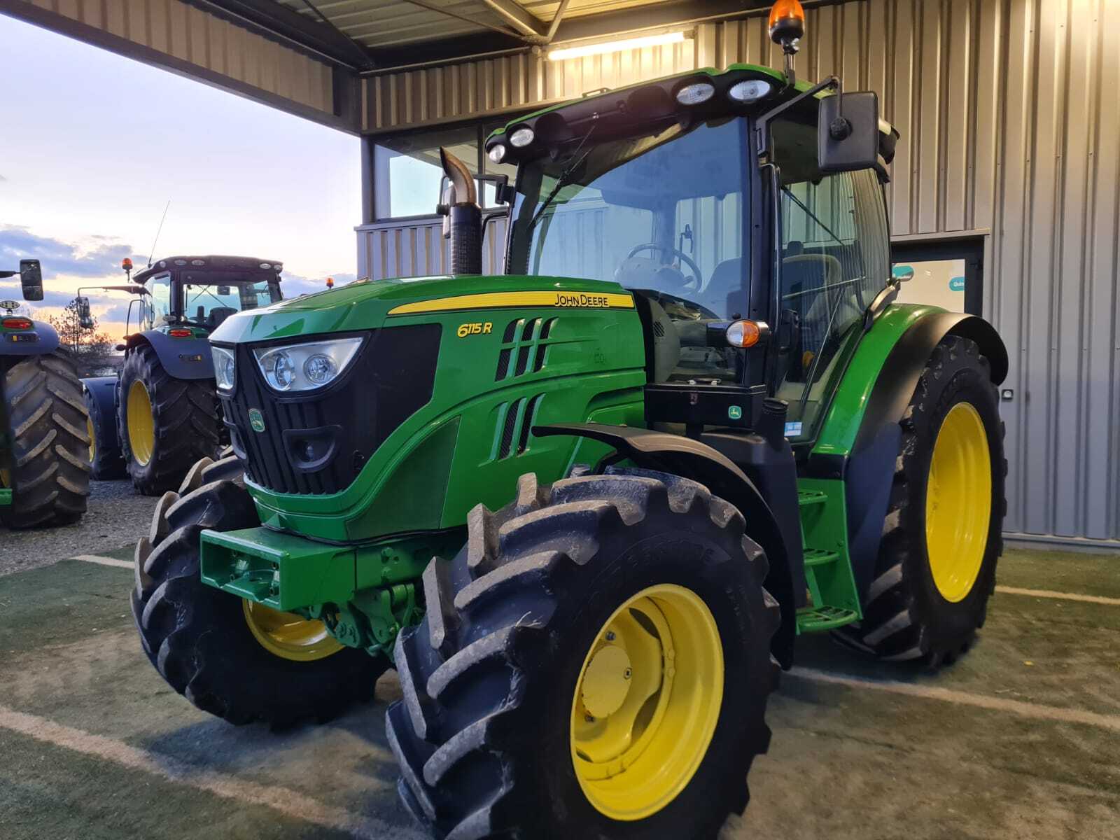 JOHN DEERE 6115R