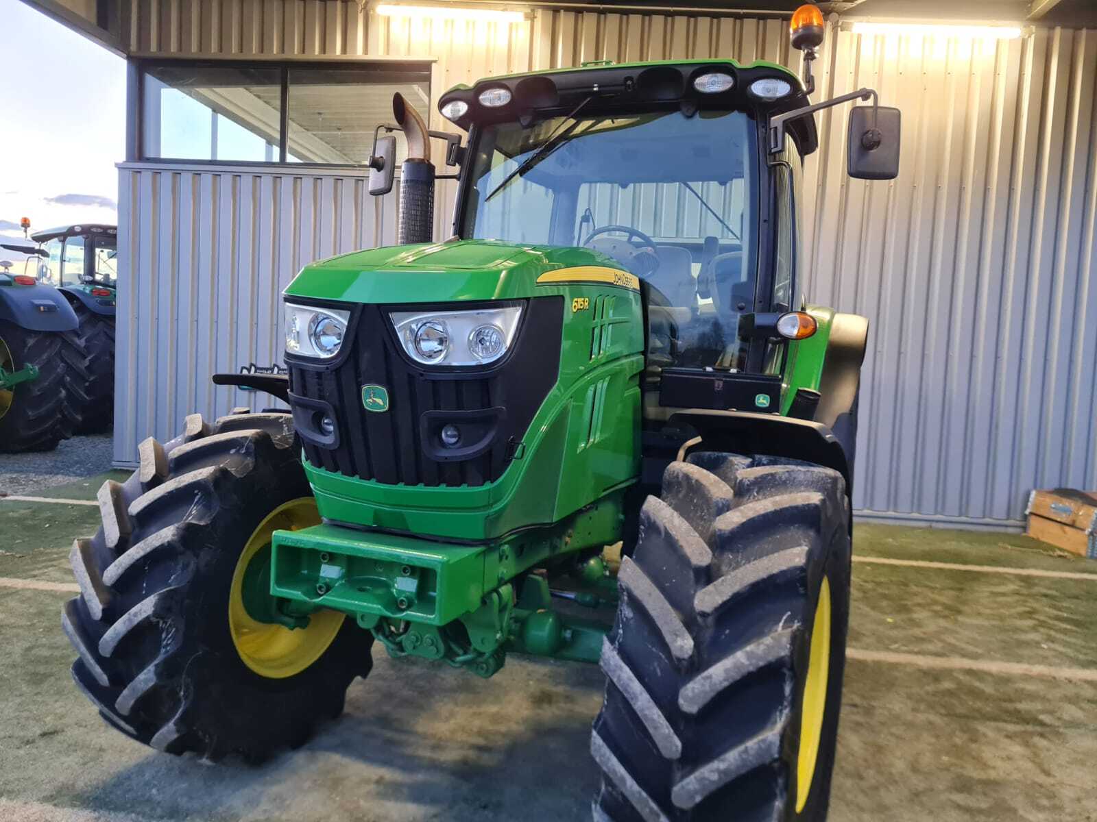 JOHN DEERE 6115R