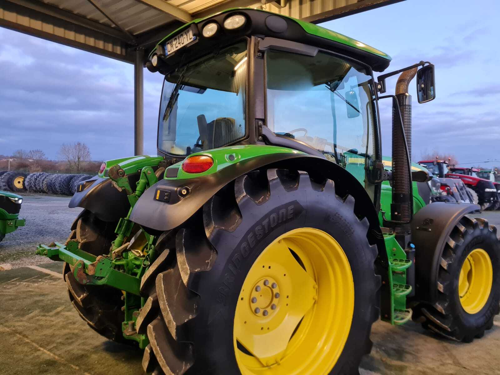 JOHN DEERE 6115R