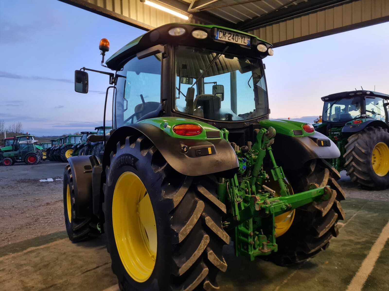 JOHN DEERE 6115R