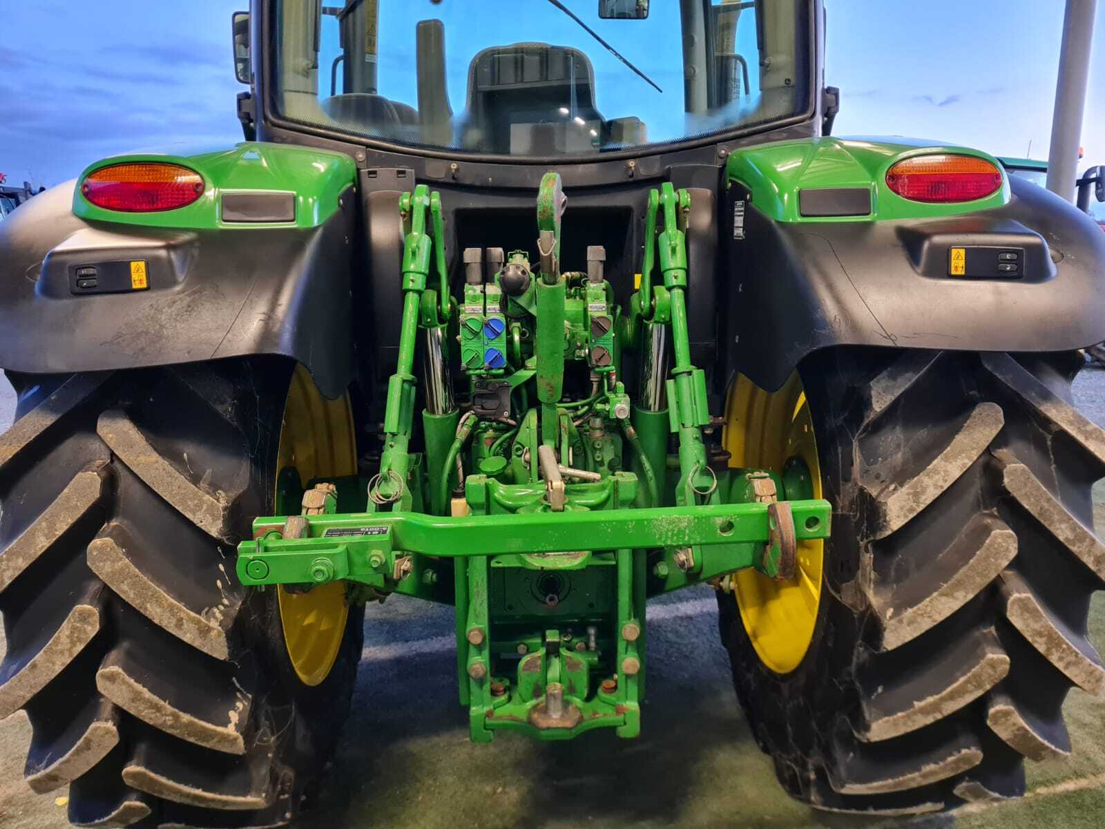 JOHN DEERE 6115R