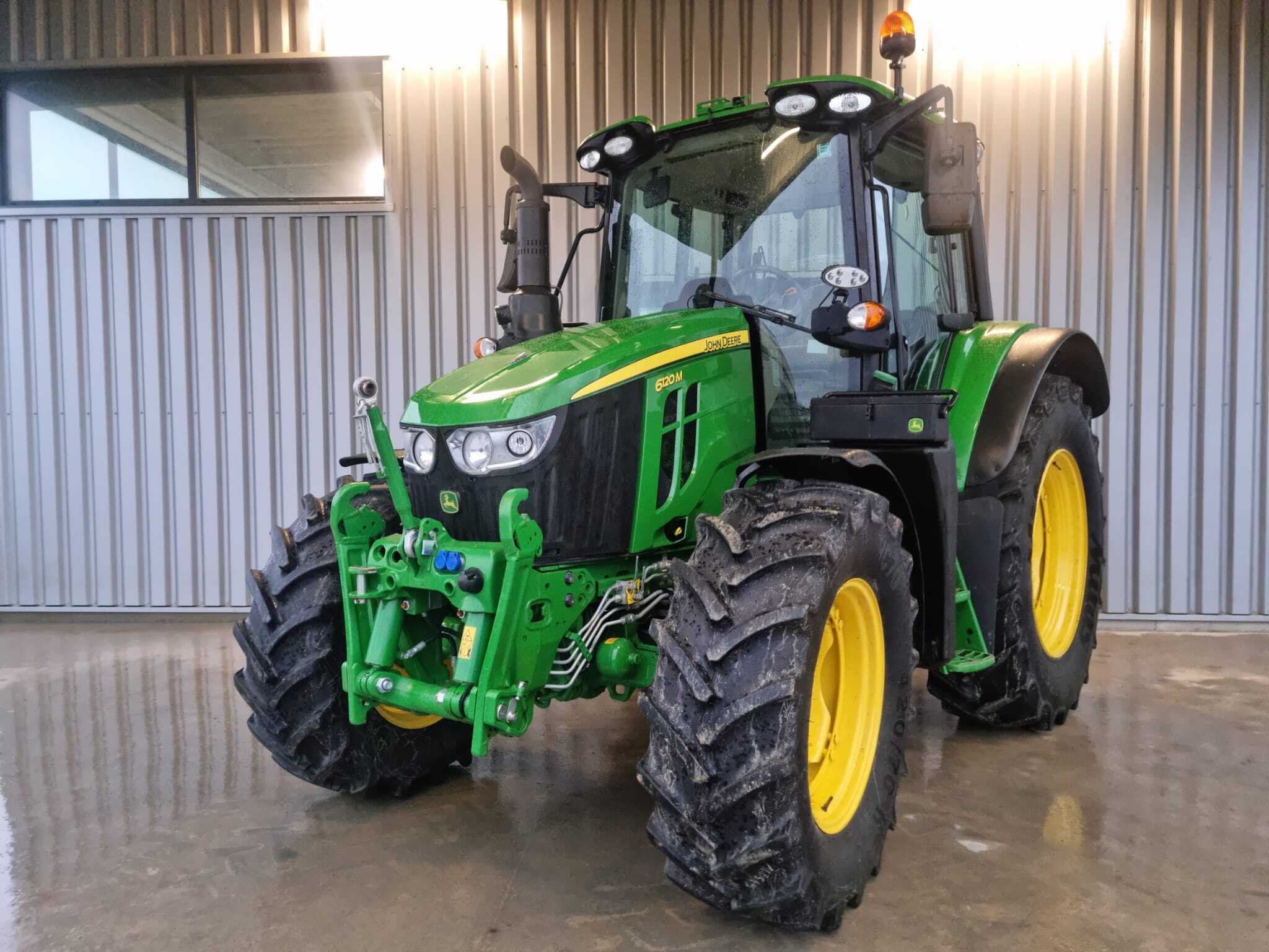 JOHN DEERE 6120M